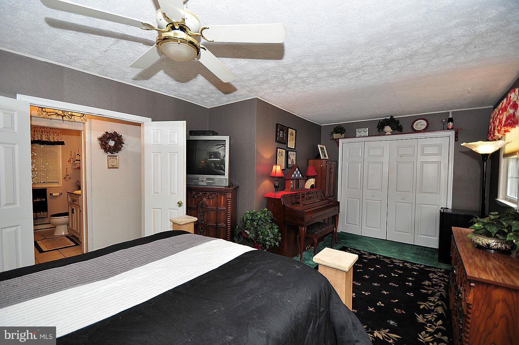 LAUREL ACRES - Residential