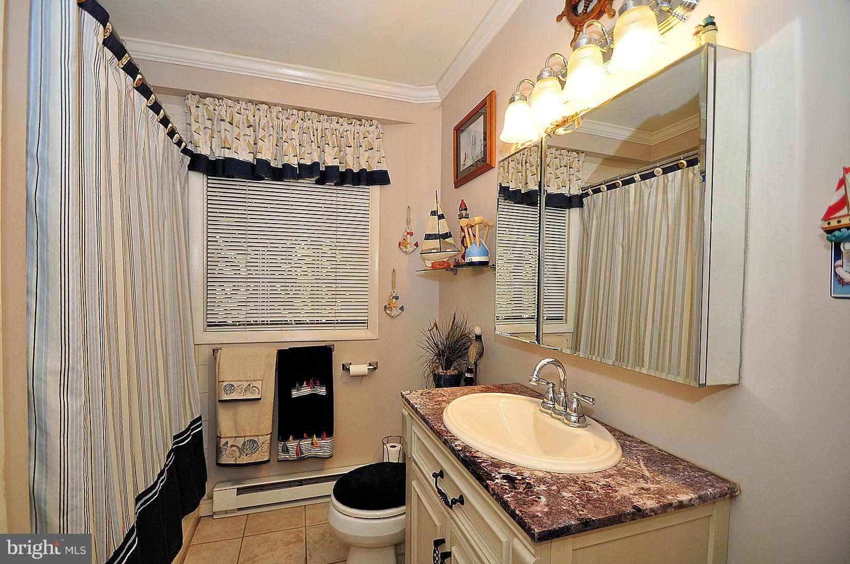 LAUREL ACRES - Residential