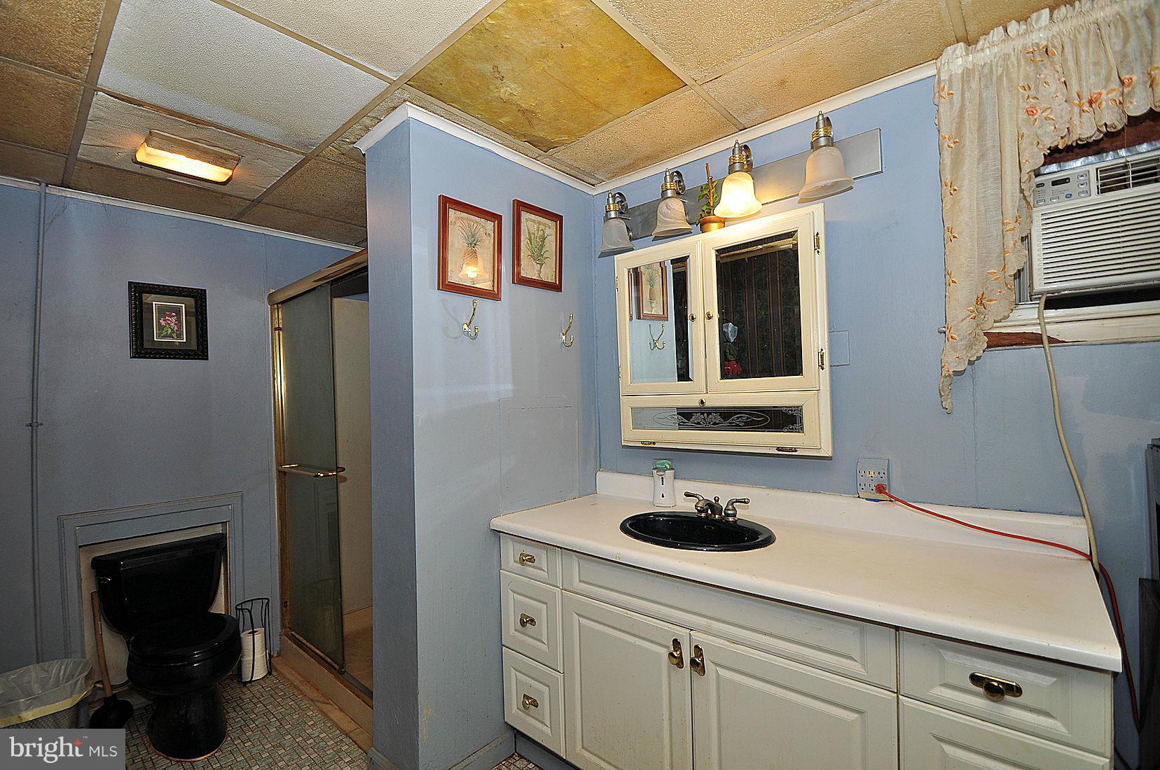 LAUREL ACRES - Residential