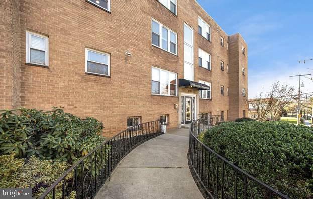 401 EVARTS STREET NE 303