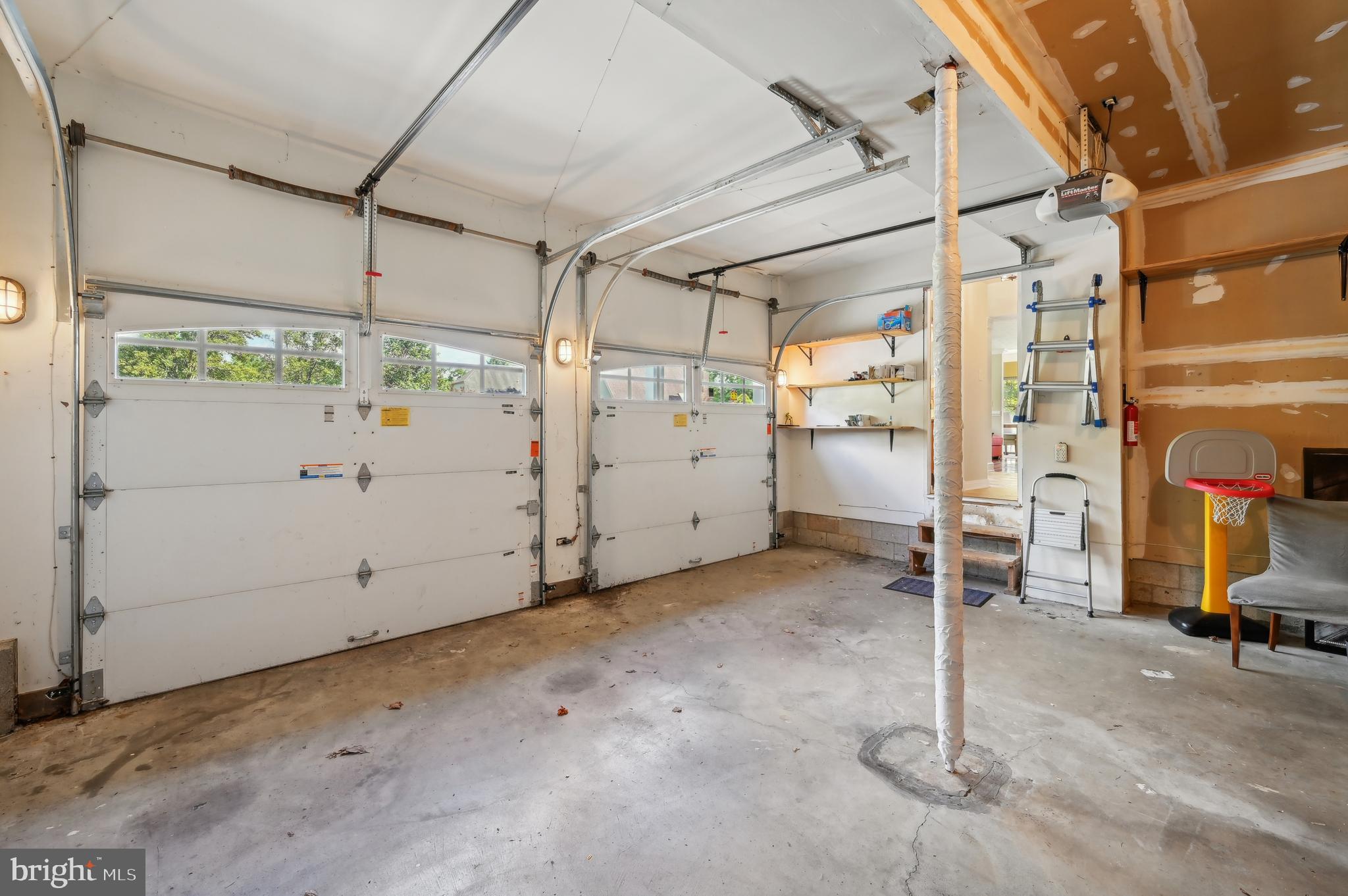 MANORS OF OAKWOOD - Residential