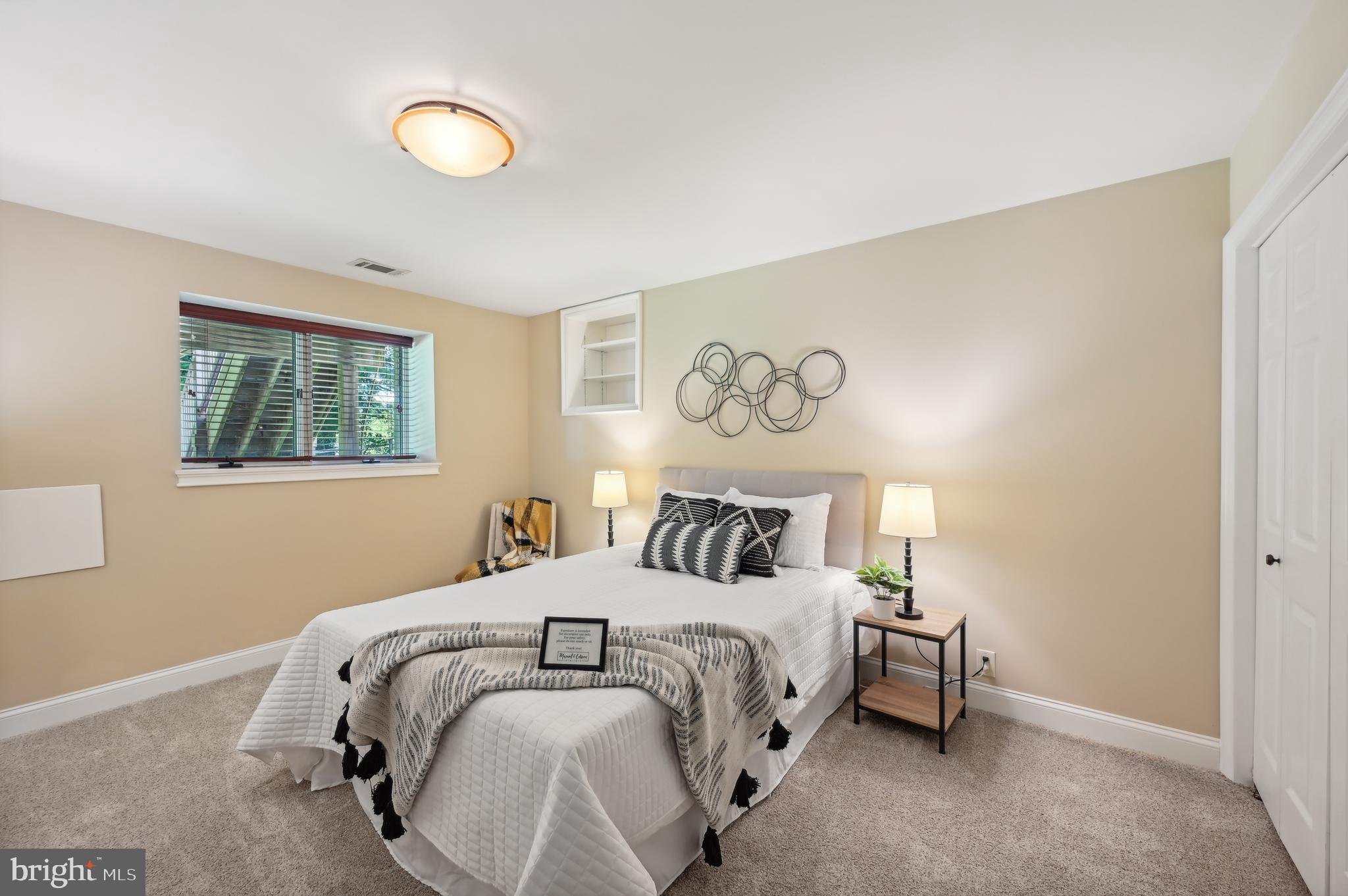 MANORS OF OAKWOOD - Residential