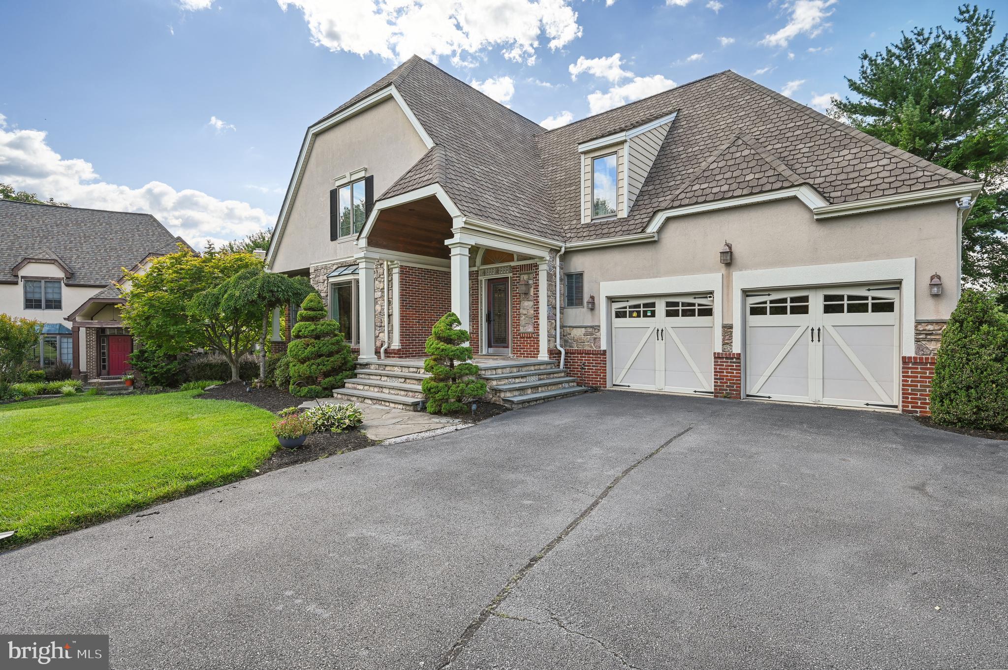 MANORS OF OAKWOOD - Residential