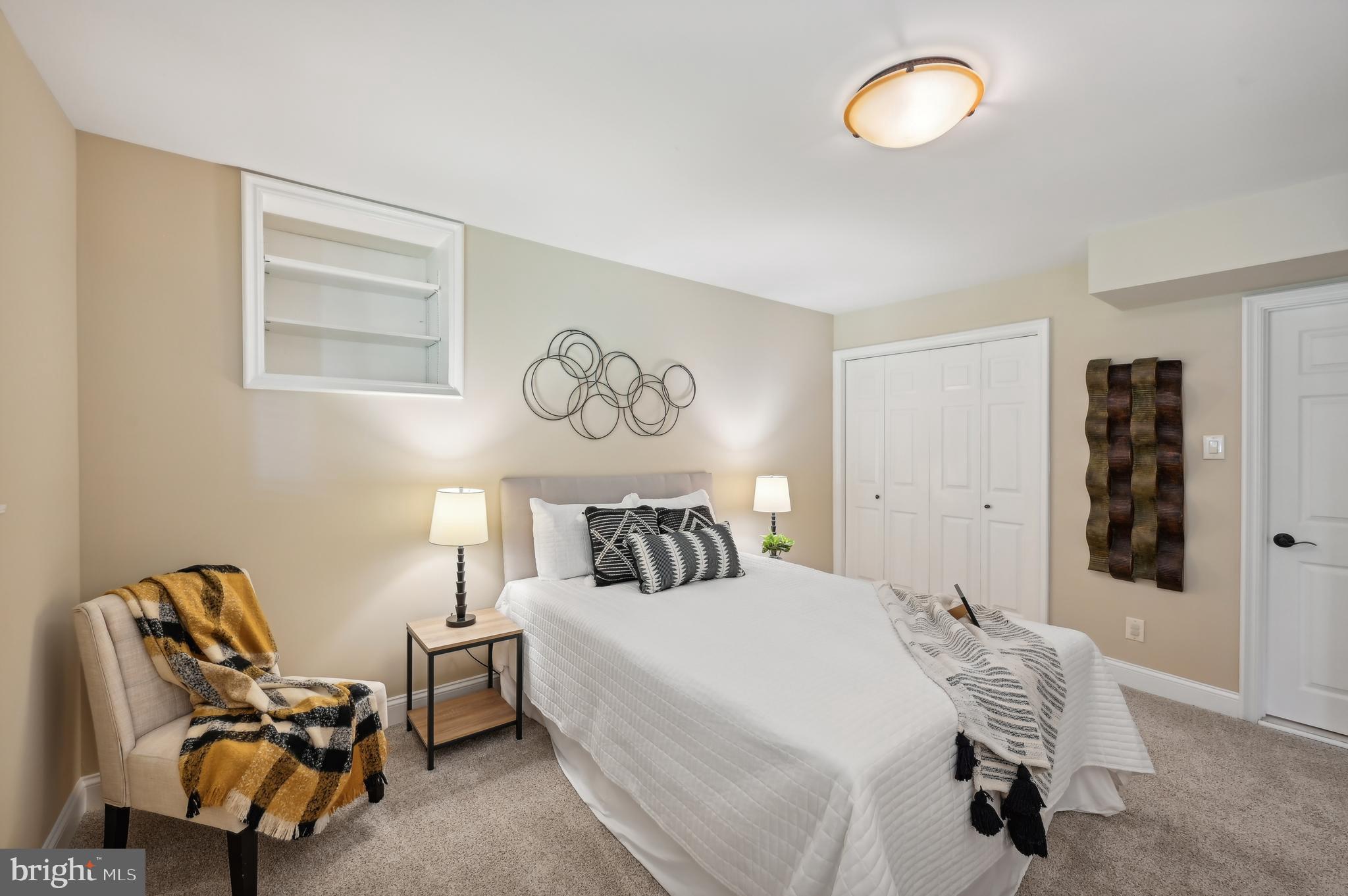 MANORS OF OAKWOOD - Residential