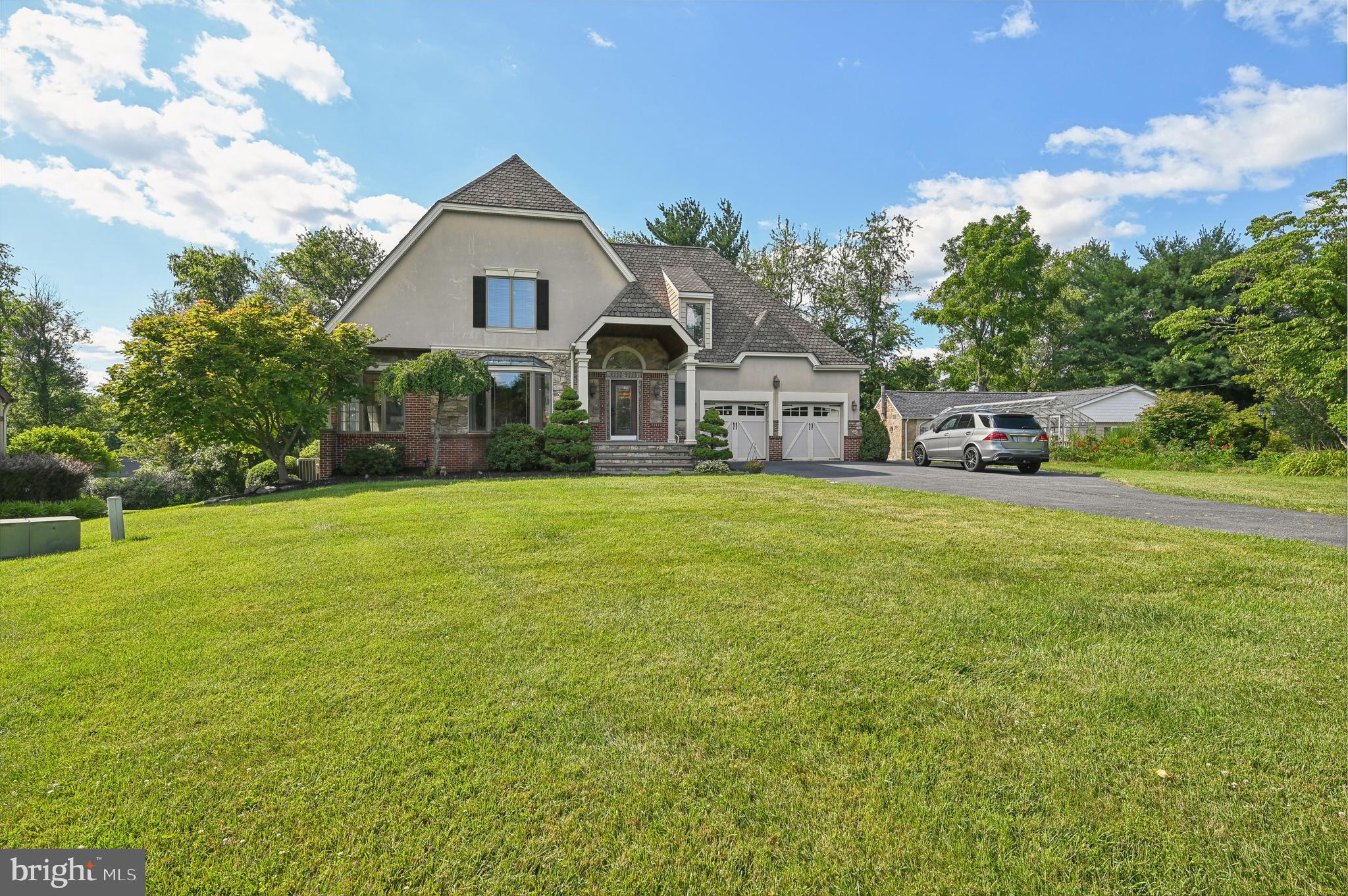 MANORS OF OAKWOOD - Residential