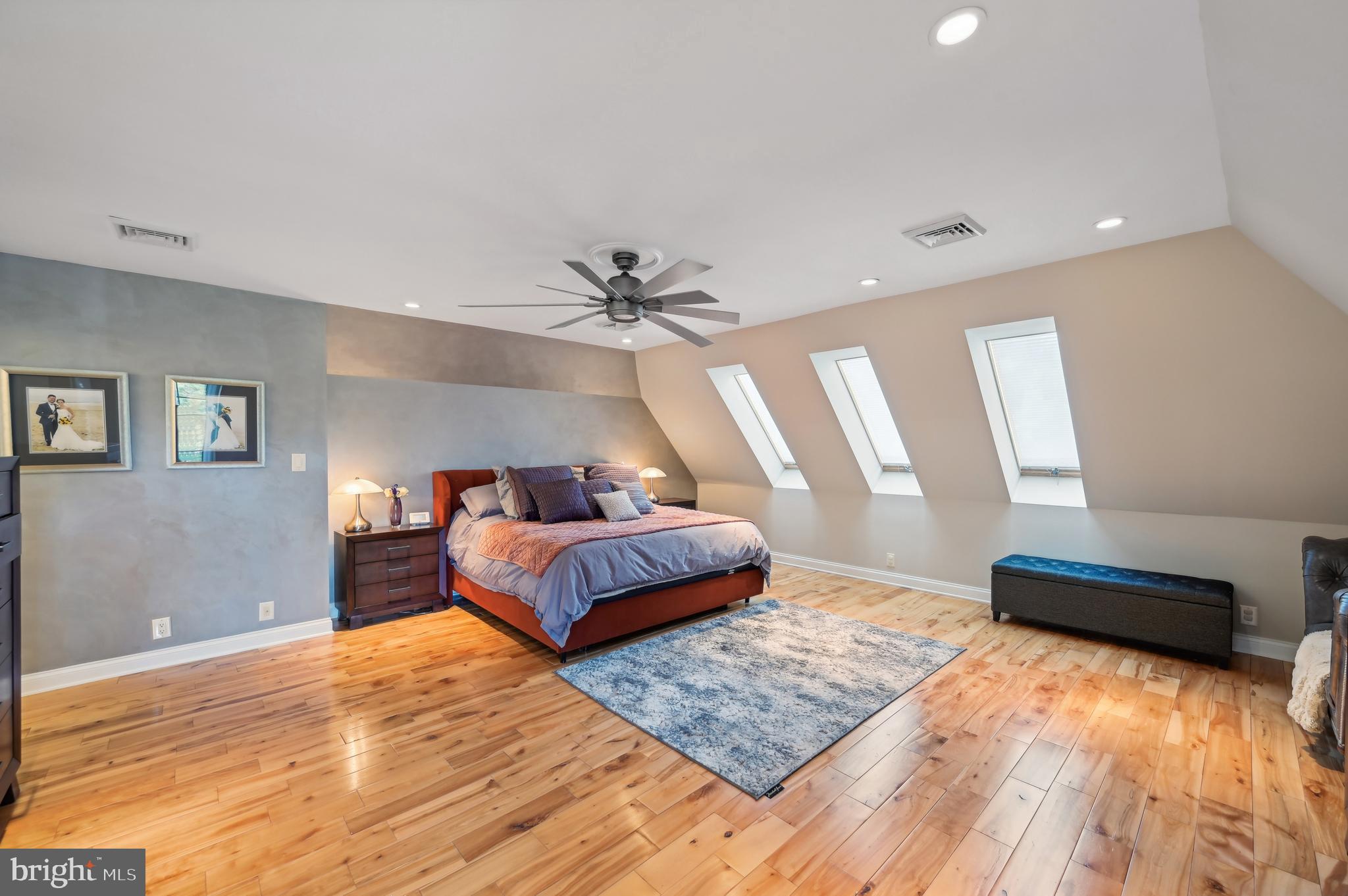 MANORS OF OAKWOOD - Residential