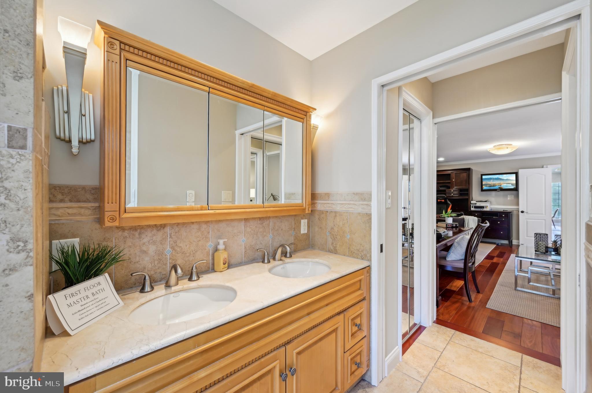 MANORS OF OAKWOOD - Residential