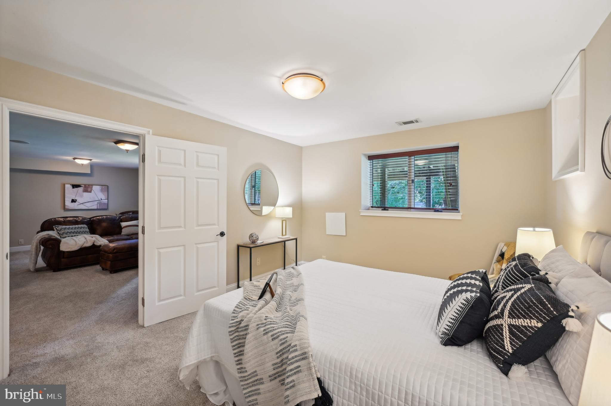 MANORS OF OAKWOOD - Residential