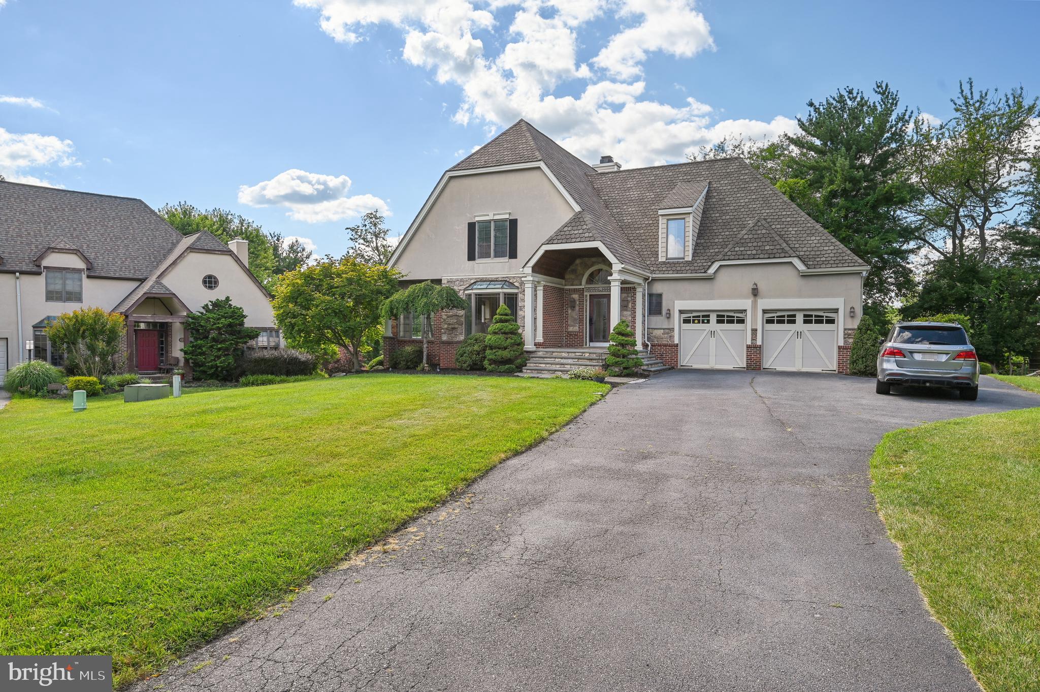 MANORS OF OAKWOOD - Residential