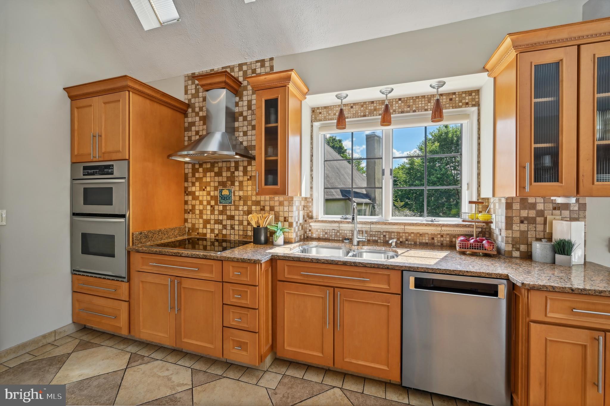 MANORS OF OAKWOOD - Residential