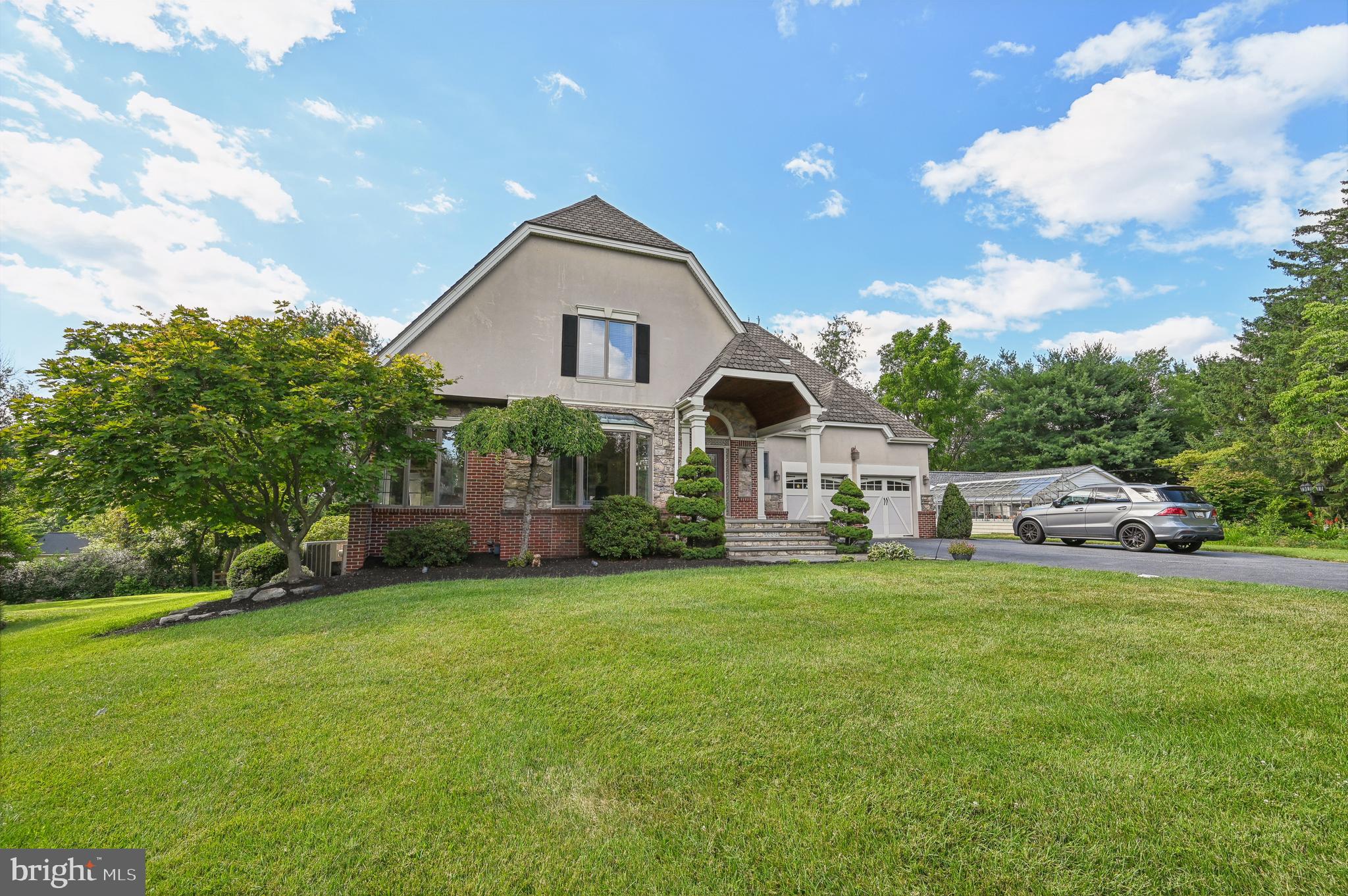 MANORS OF OAKWOOD - Residential