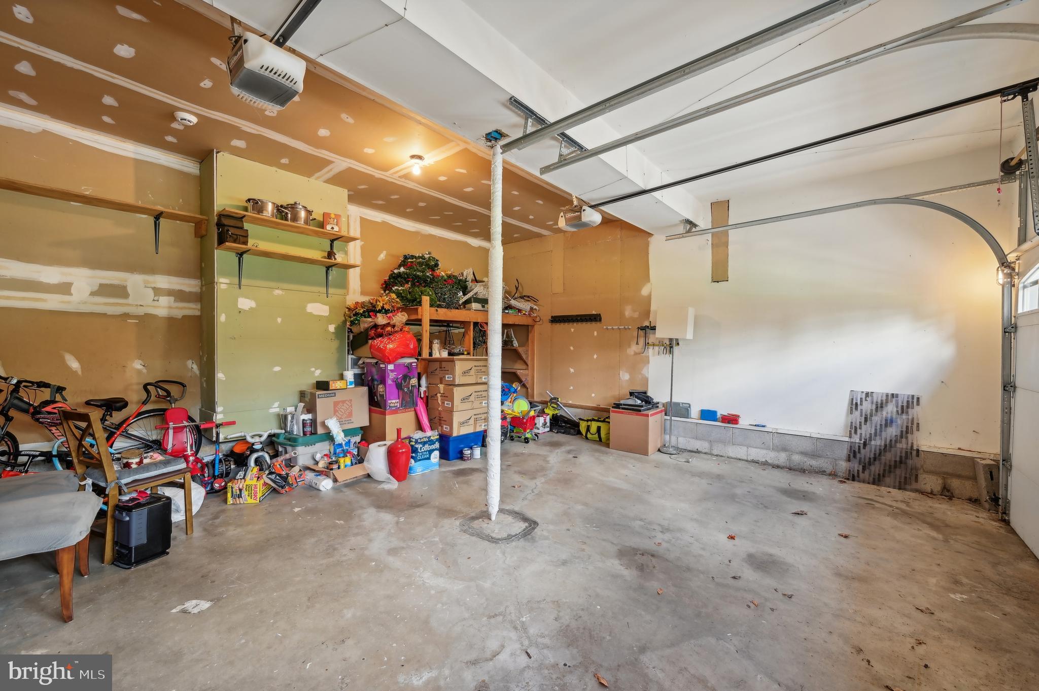 MANORS OF OAKWOOD - Residential