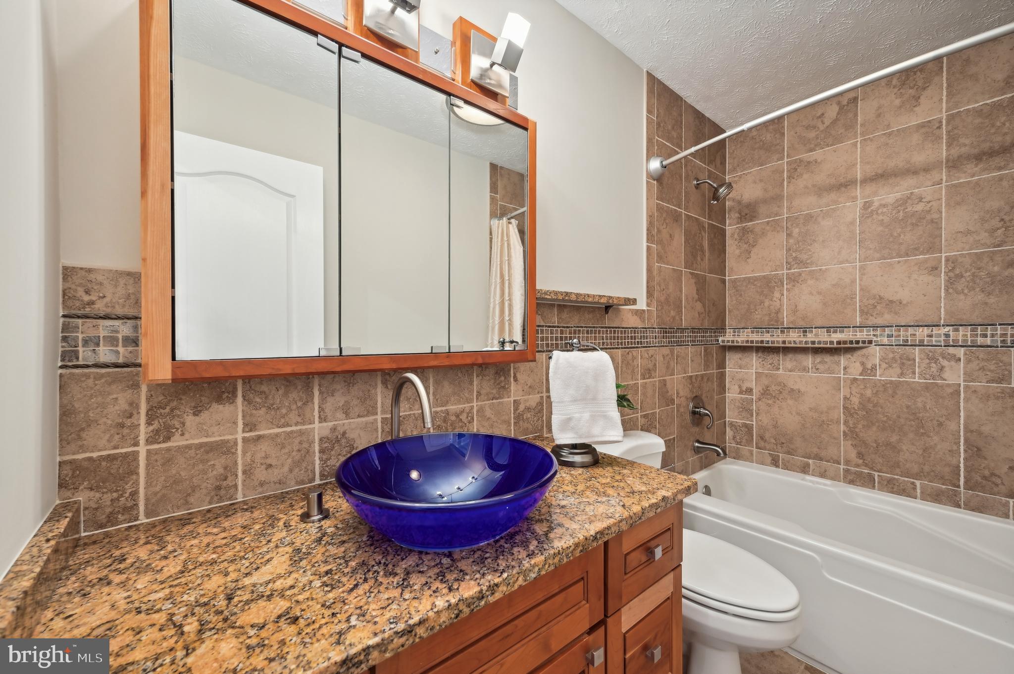 MANORS OF OAKWOOD - Residential