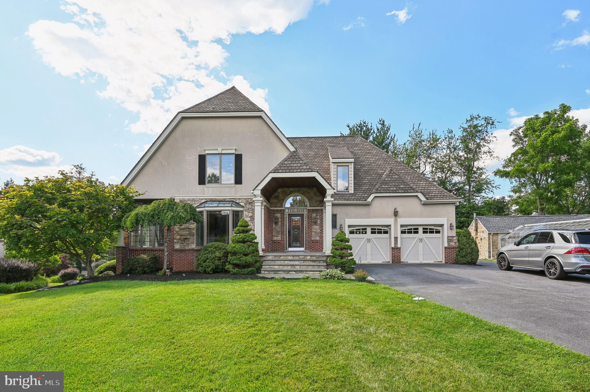 MANORS OF OAKWOOD - Residential