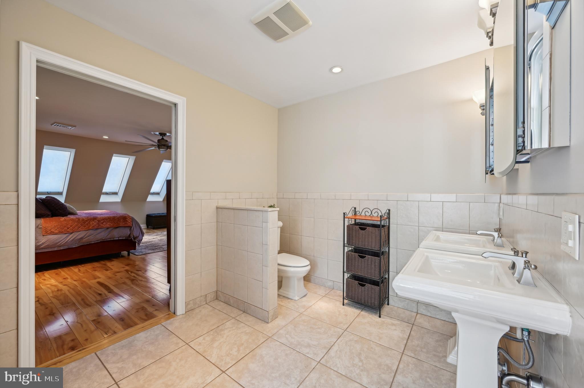 MANORS OF OAKWOOD - Residential