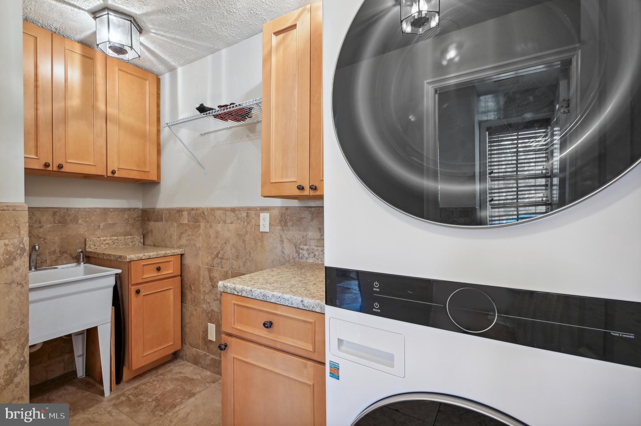 MANORS OF OAKWOOD - Residential