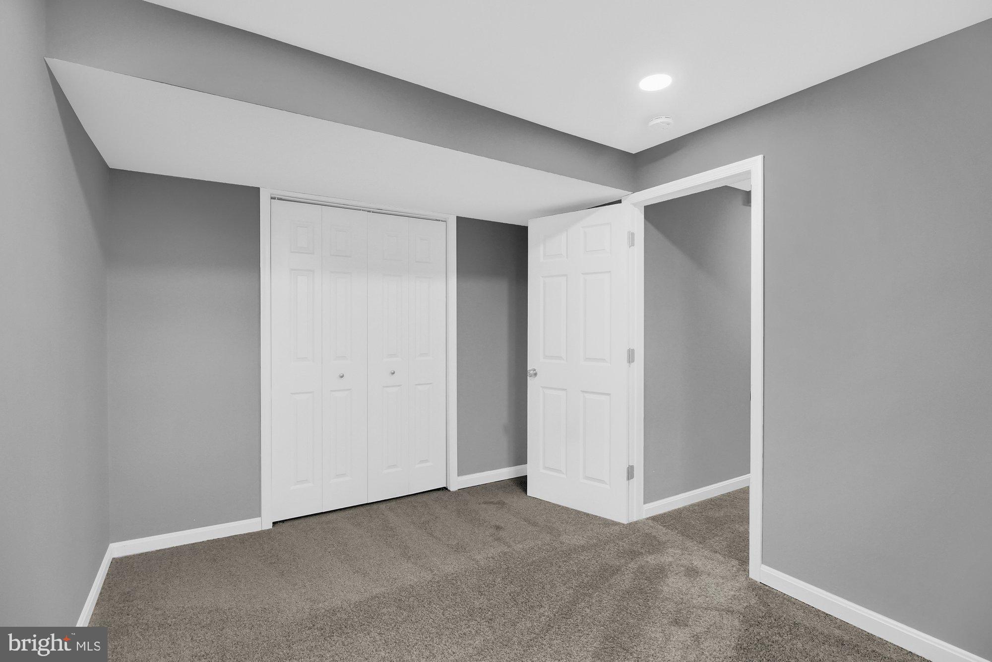 BELLE POND FARM - Residential