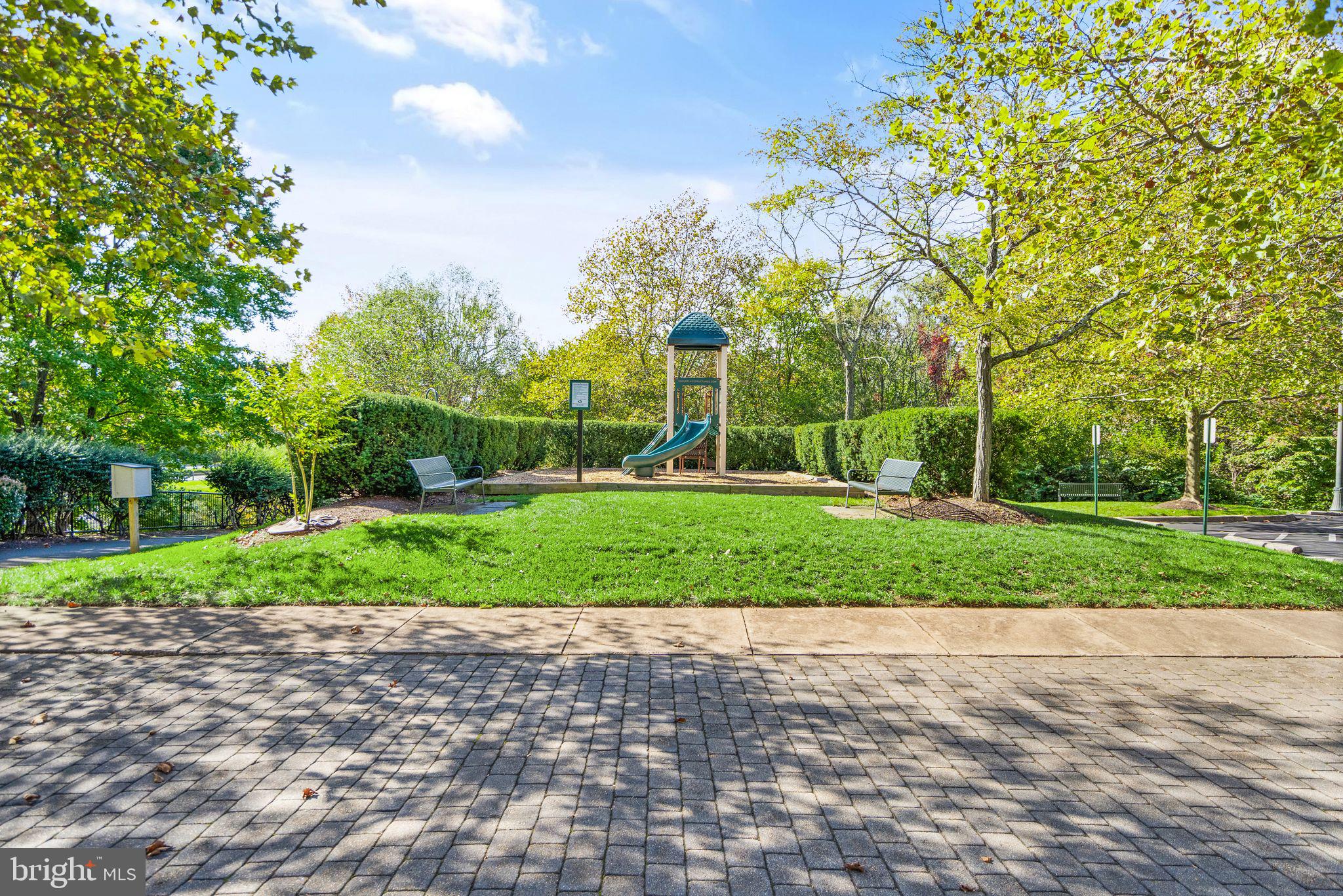 BROADLANDS - Residential