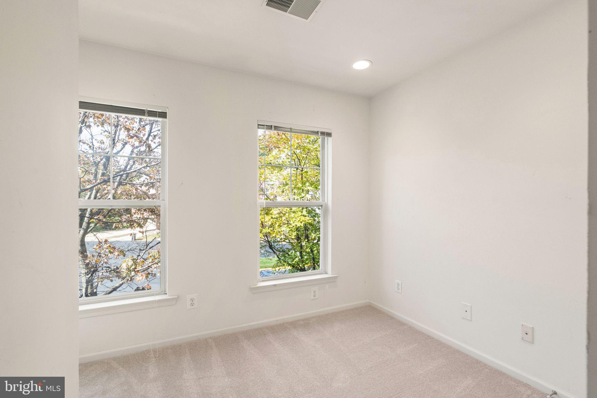 BROADLANDS - Residential