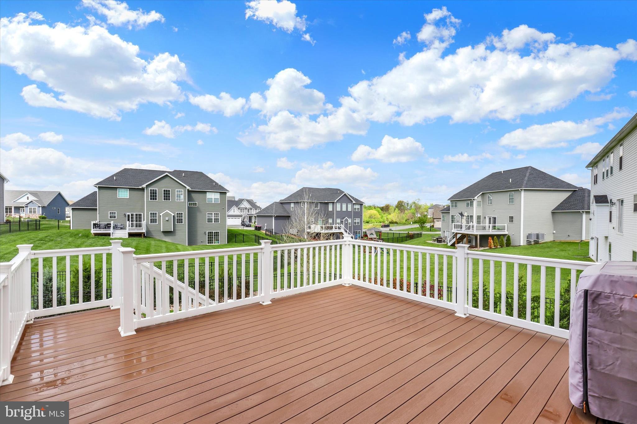 HERITAGE ESTATES WEST - Residential