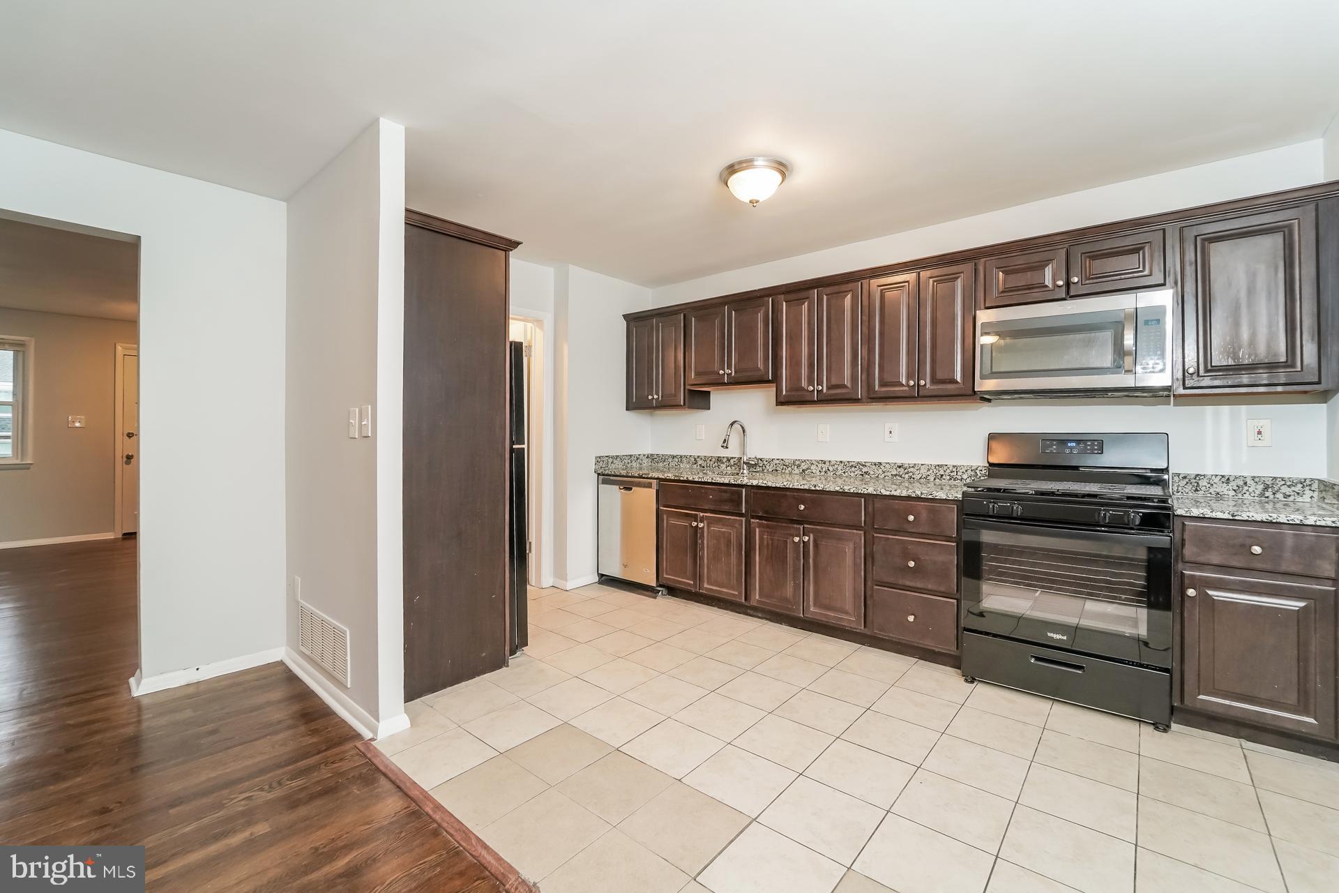 HOLLAND HILL - Residential Lease