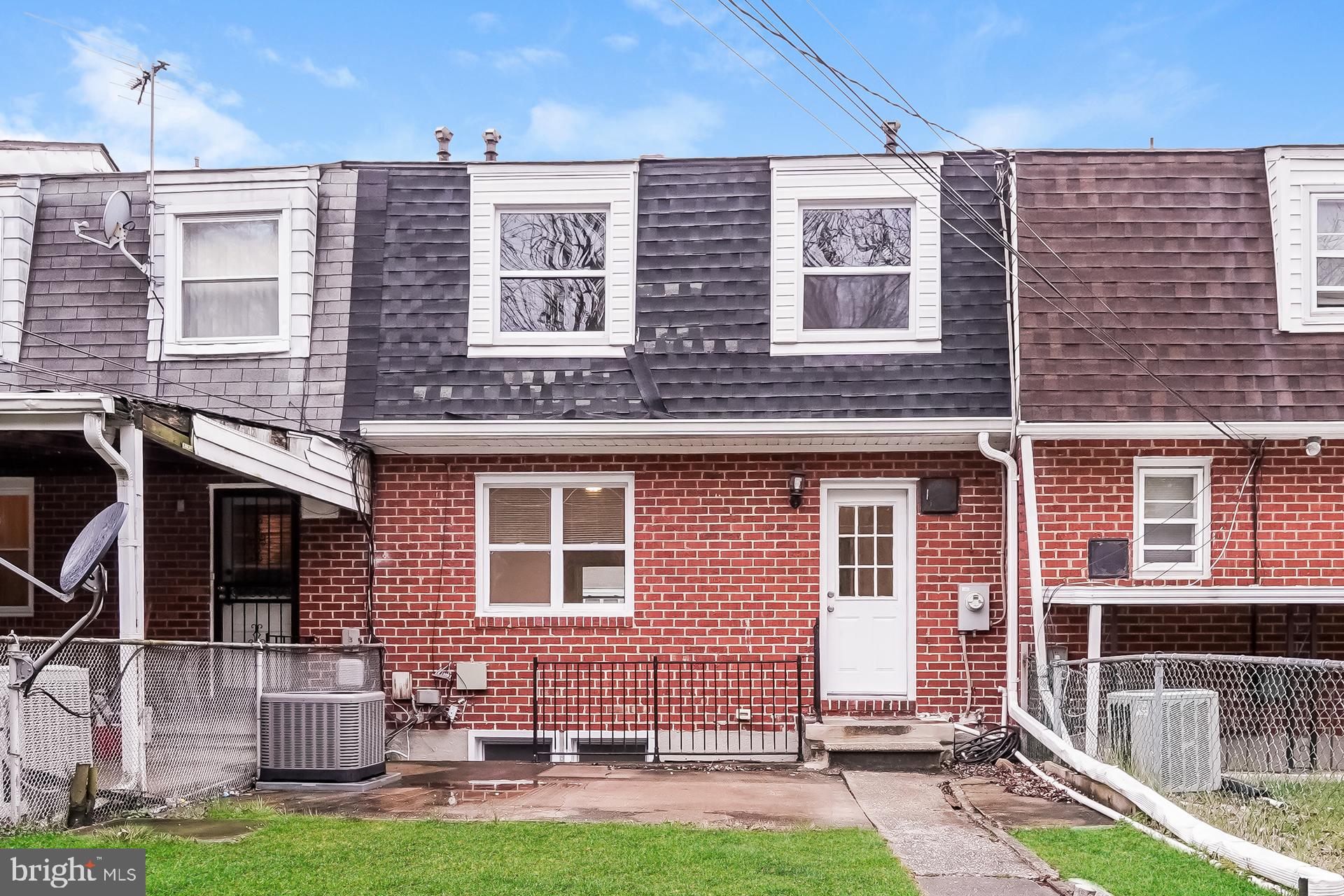 HOLLAND HILL - Residential Lease