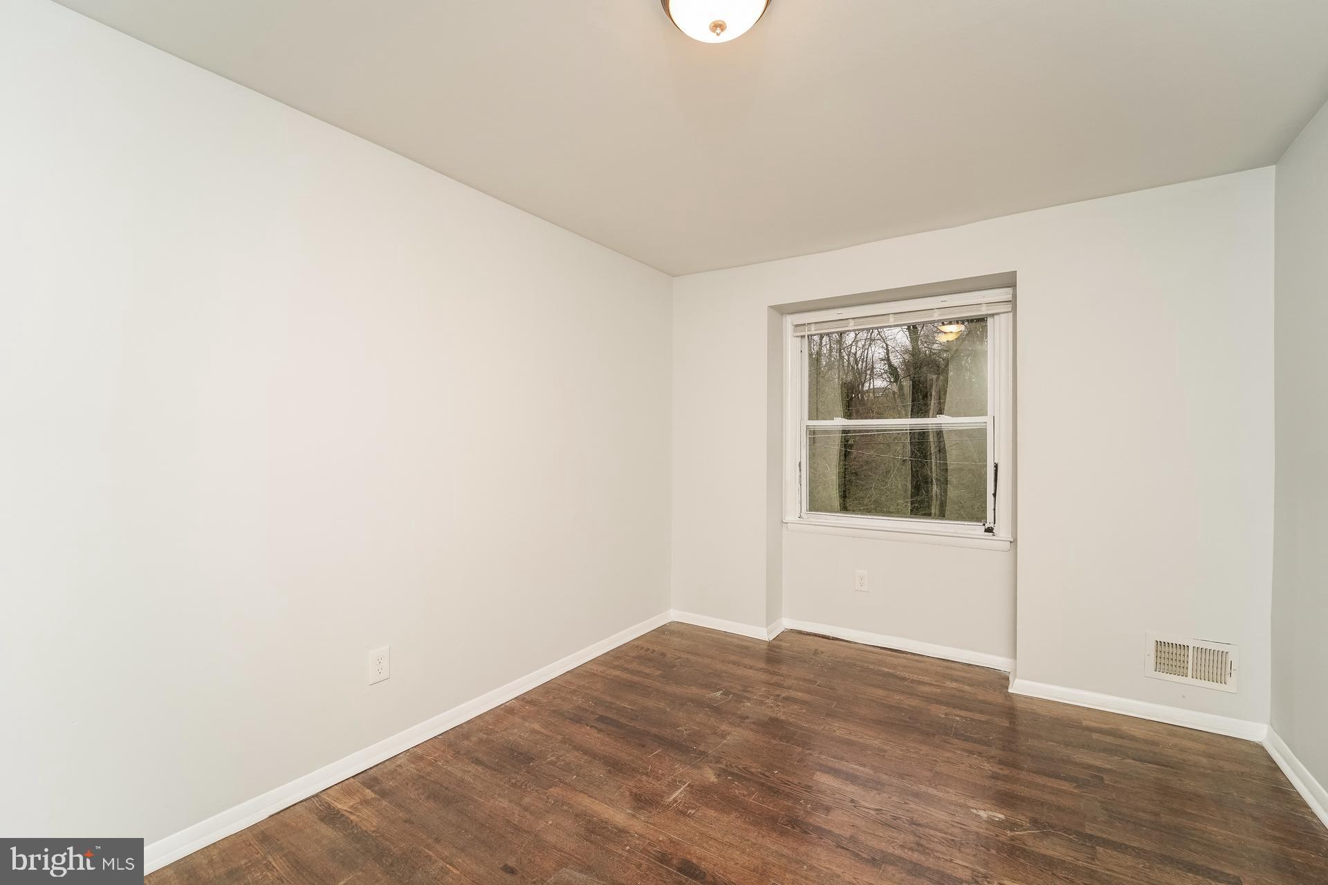 HOLLAND HILL - Residential Lease