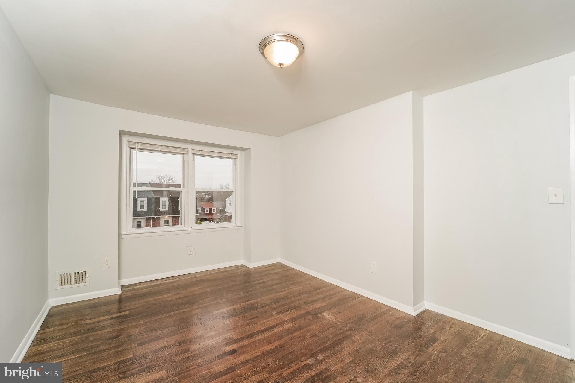 HOLLAND HILL - Residential Lease