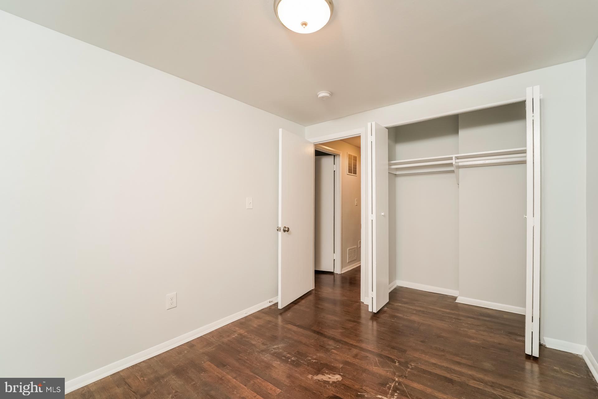 HOLLAND HILL - Residential Lease