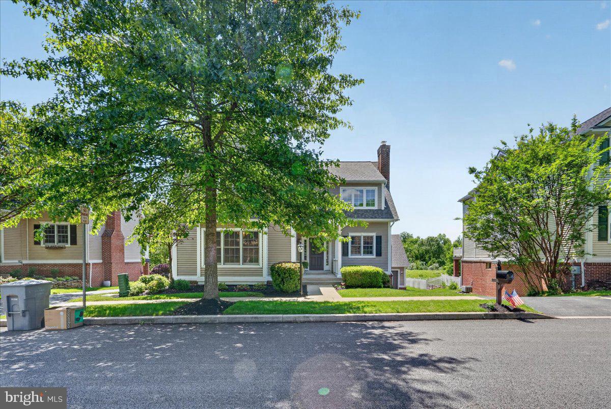 435 FAIRMONT DRIVE