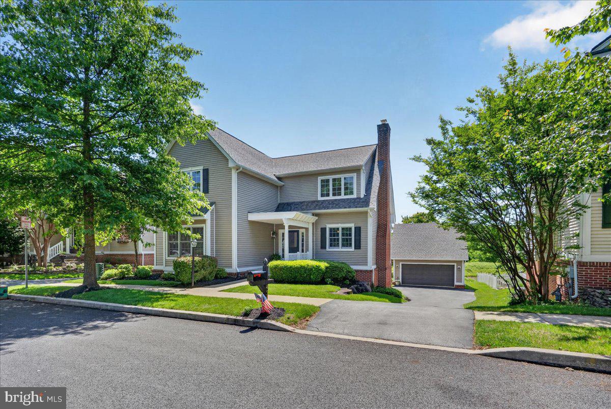 435 FAIRMONT DRIVE
