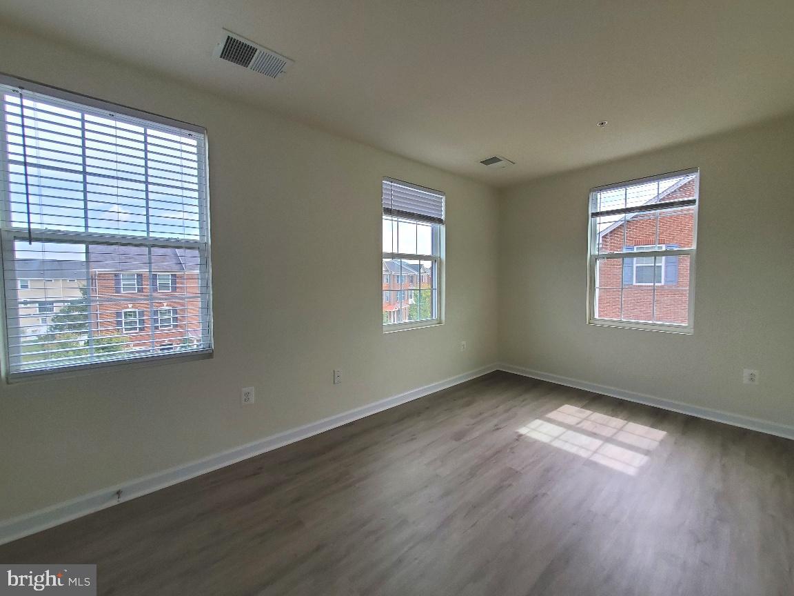 ST CHARLES SUB - GLENEAGLES - Residential Lease