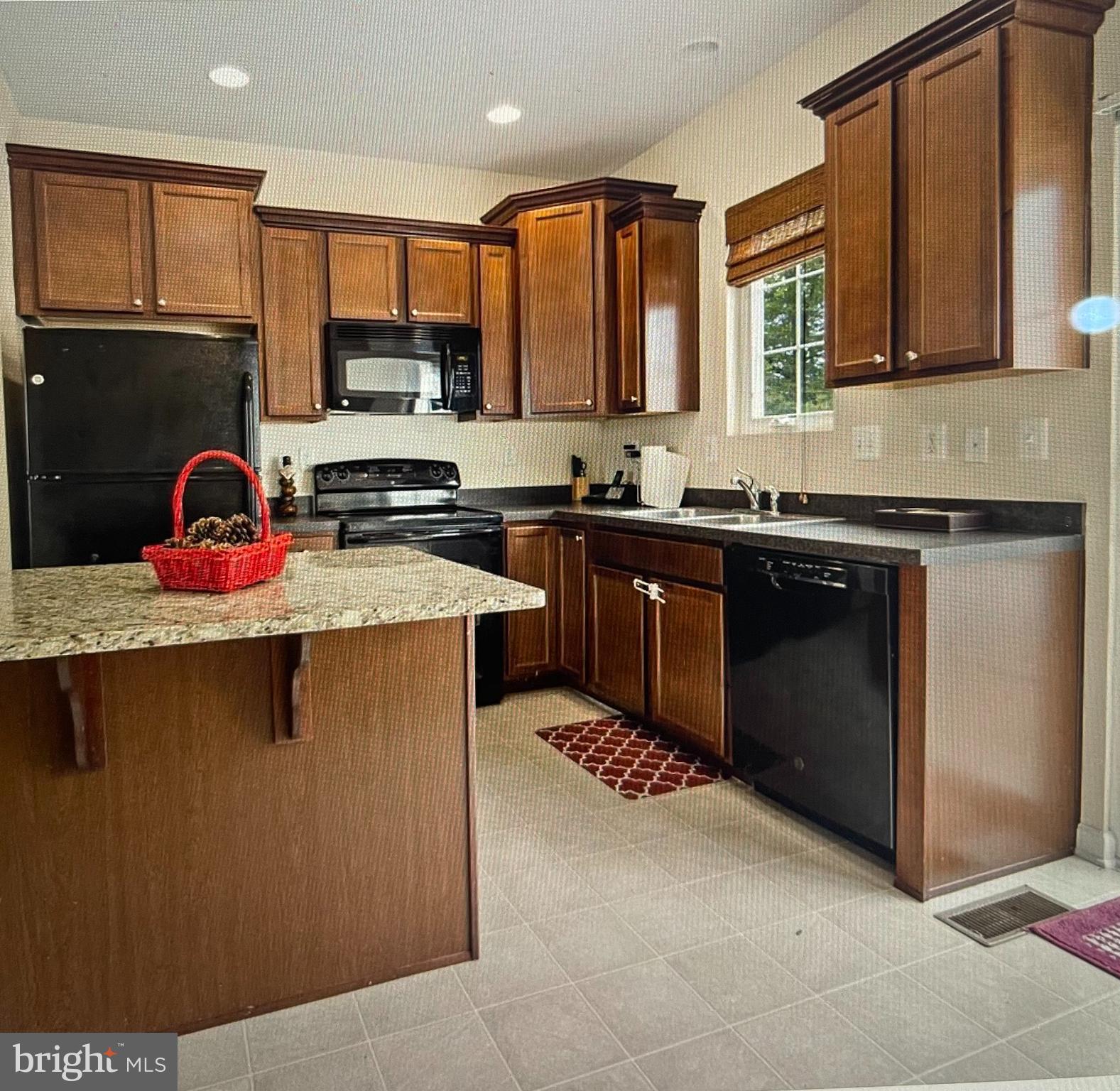 ST CHARLES SUB - GLENEAGLES - Residential Lease