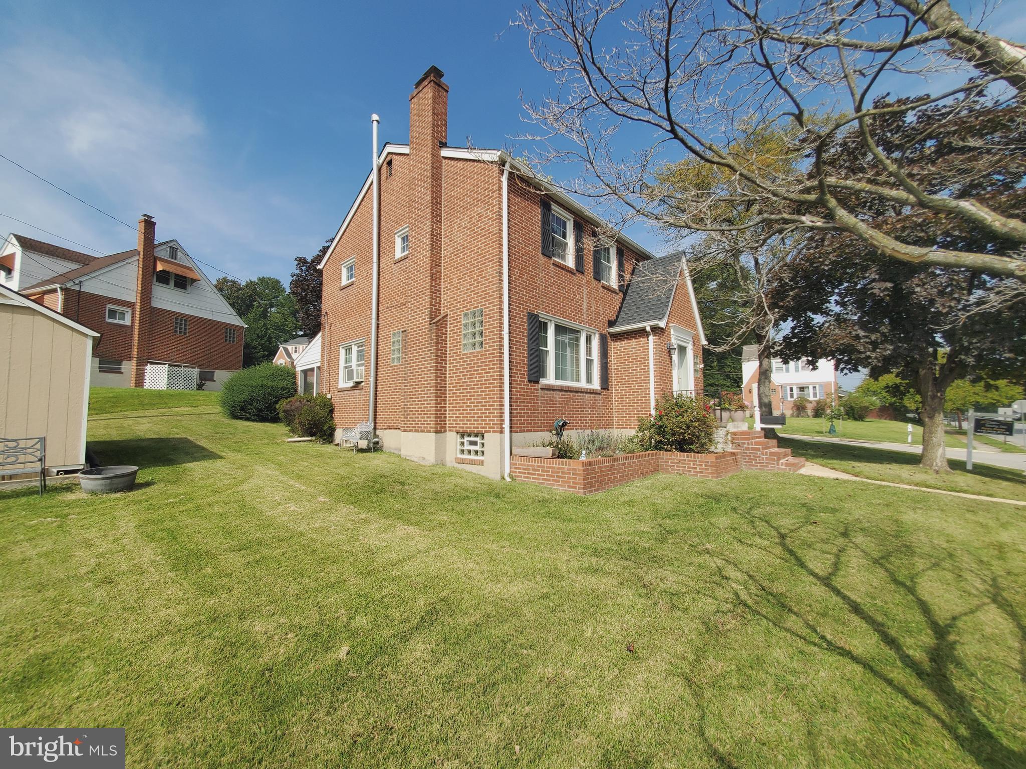 HILLBROOK - Residential