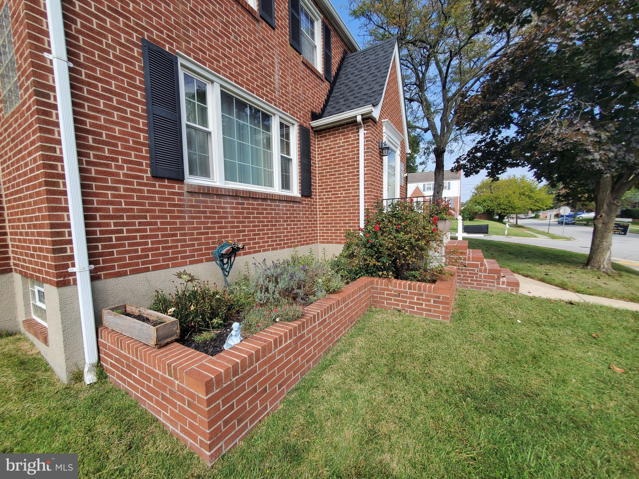 HILLBROOK - Residential
