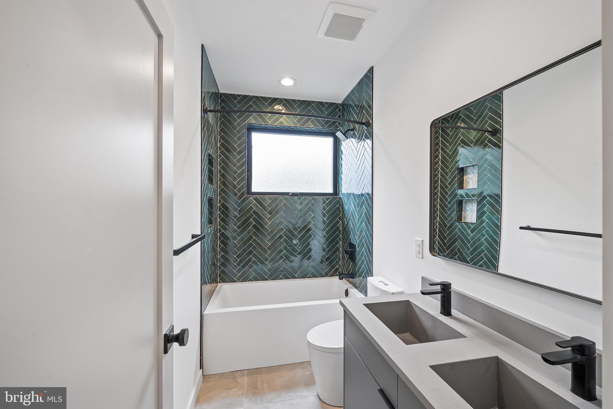 AROOWHEAD LAKES - Residential