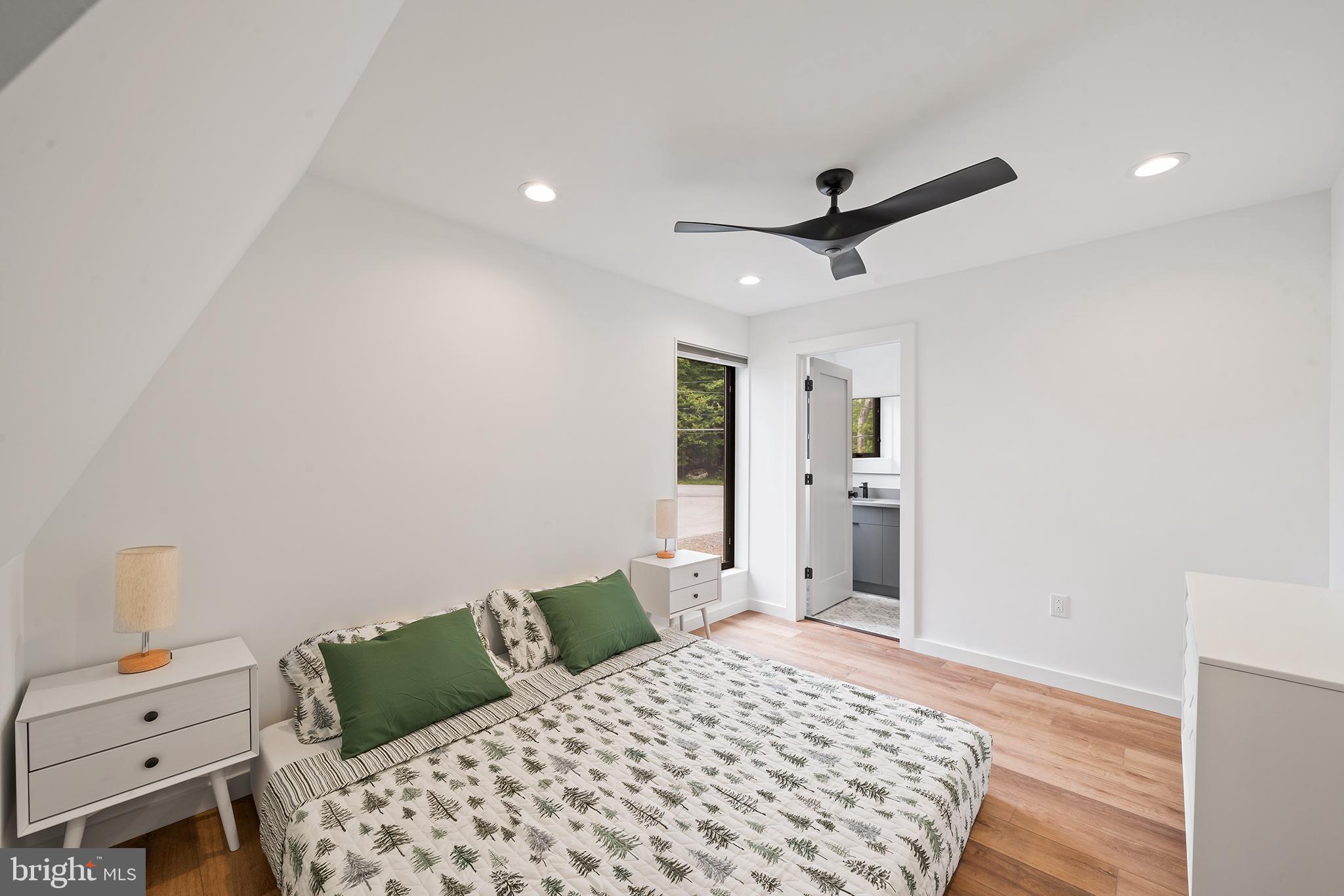 AROOWHEAD LAKES - Residential