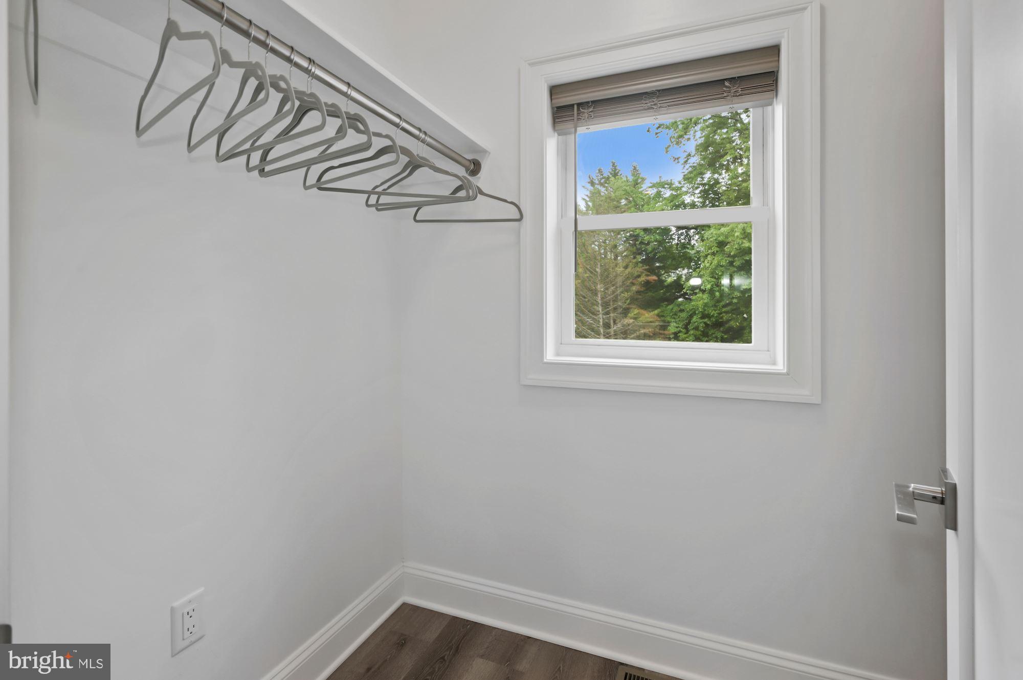 BRADLEY WOODS - Residential Lease