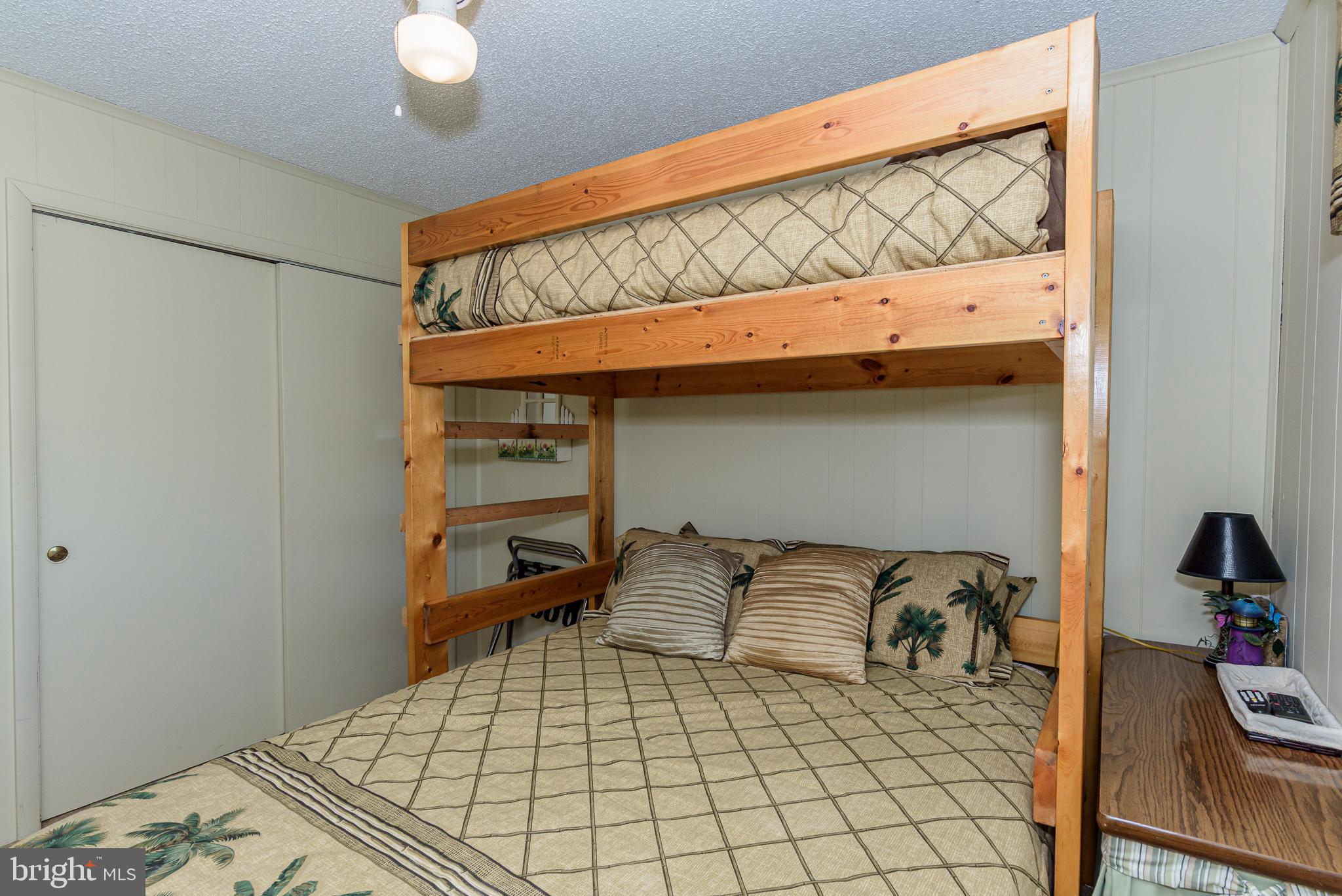 CAINE HARBOR MILE - Residential