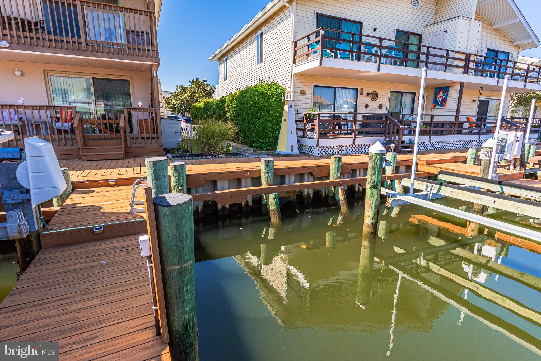 CAINE HARBOR MILE - Residential