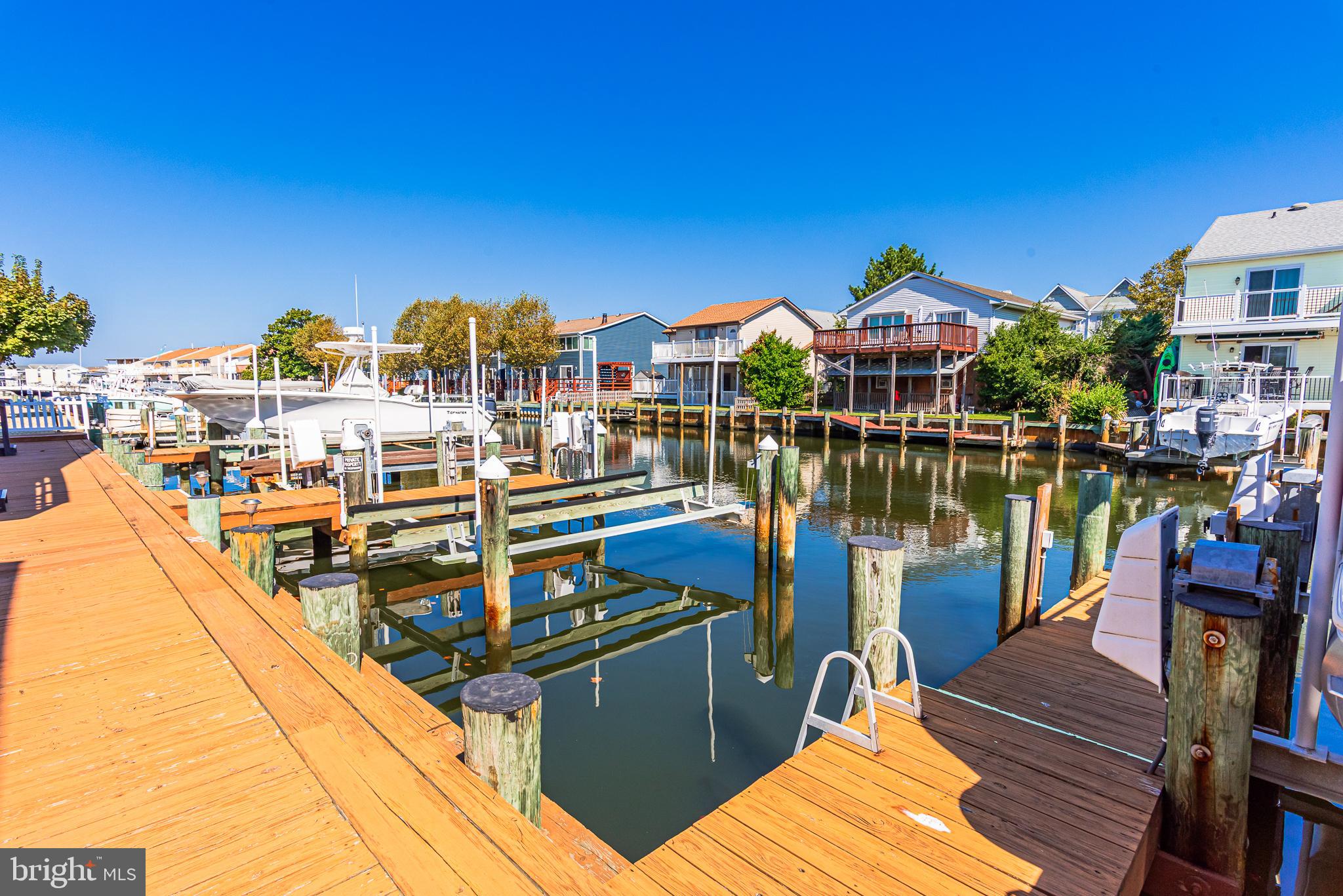 CAINE HARBOR MILE - Residential