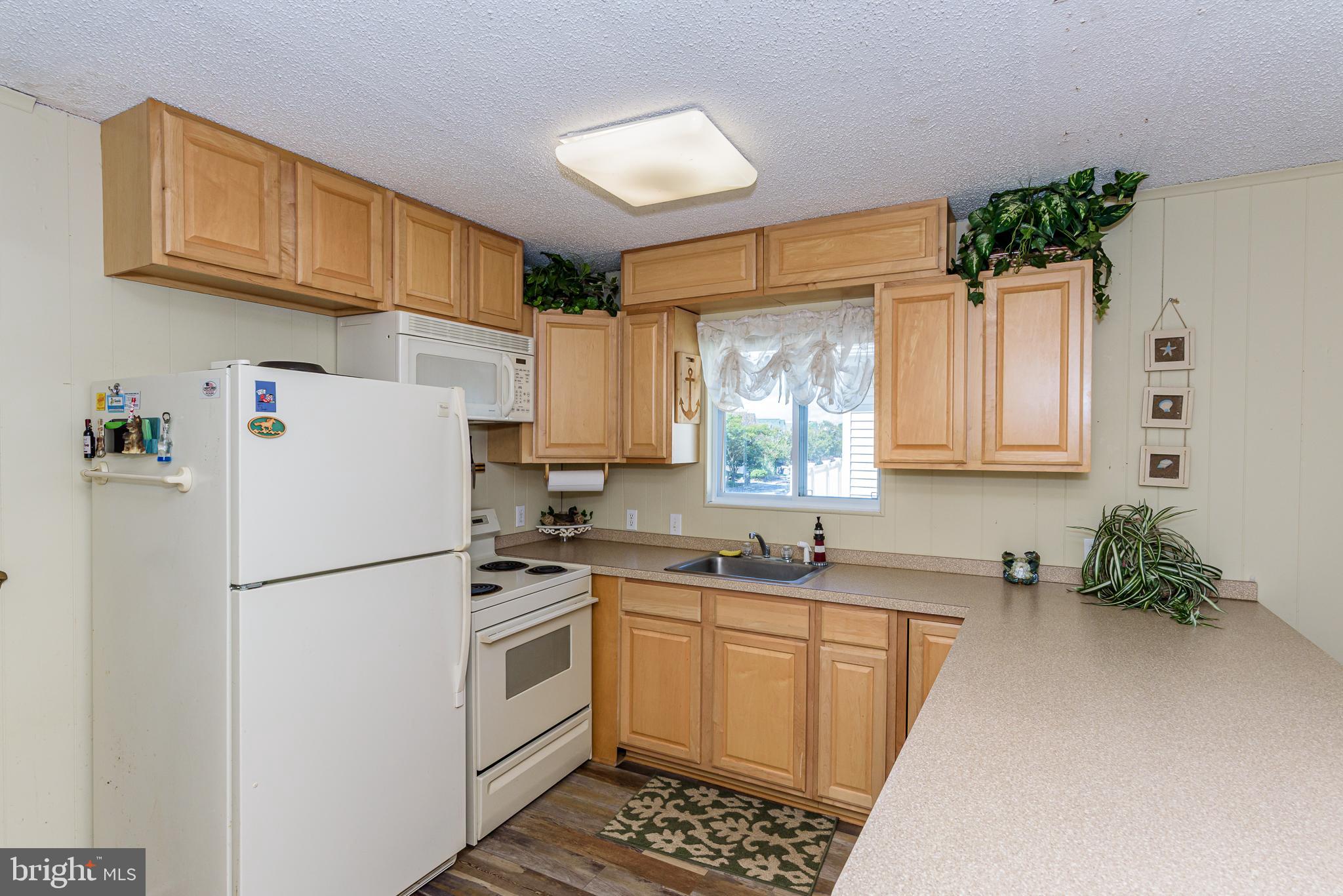 CAINE HARBOR MILE - Residential