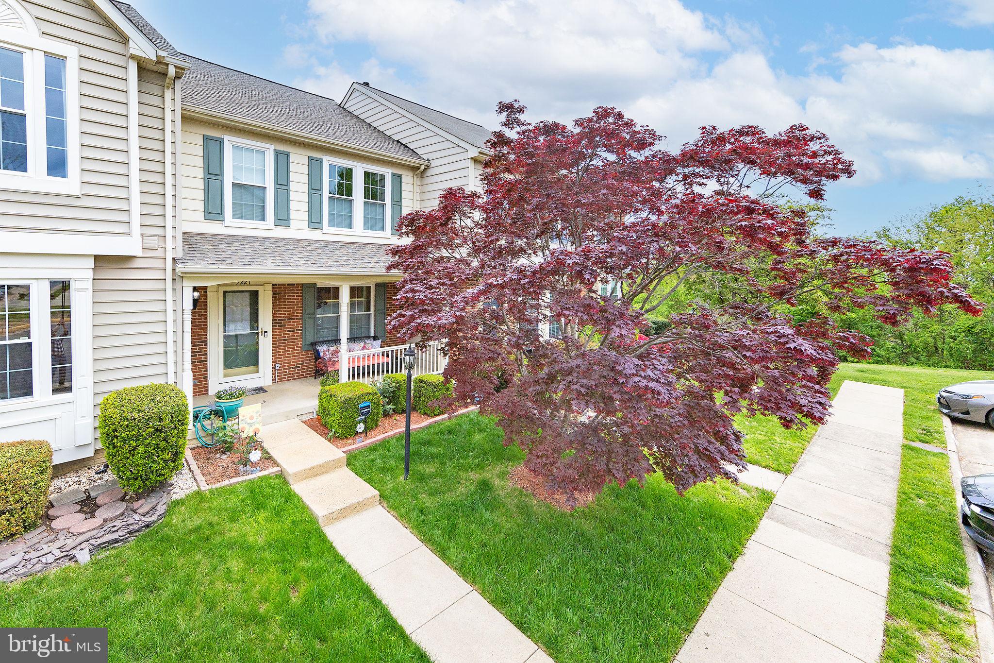5221 DUNSTABLE LANE
