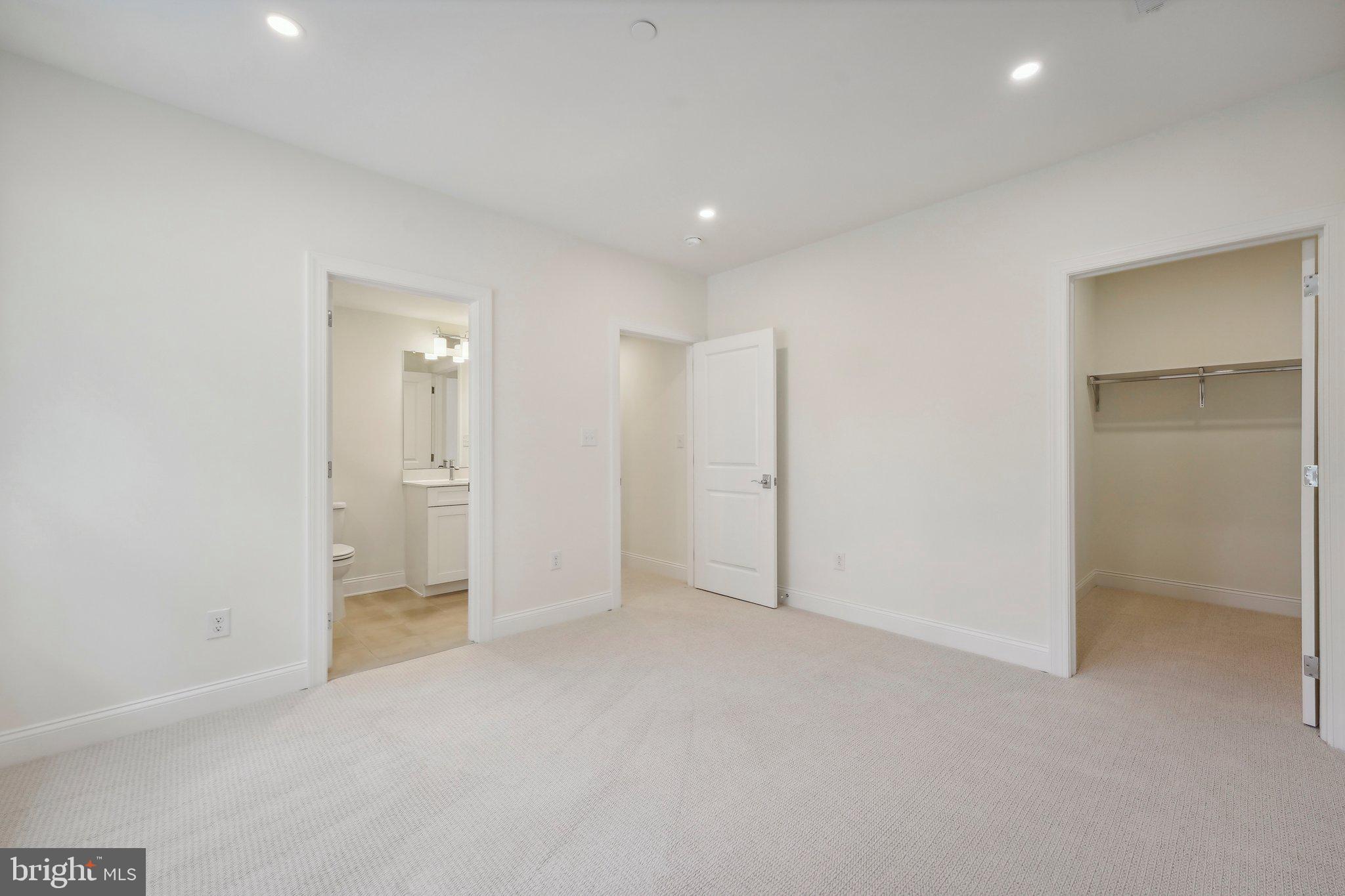 VILLAGE OF FOUR SEASONS - Residential