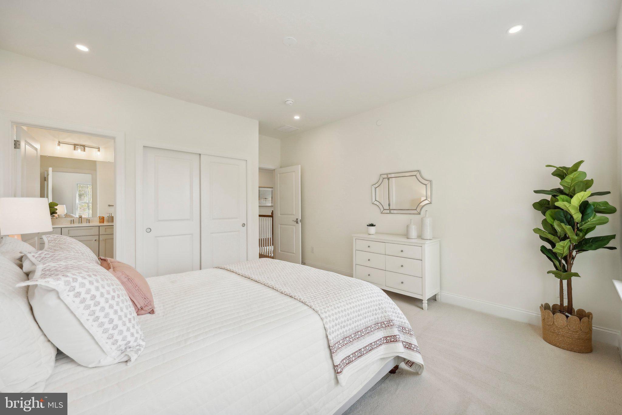 VILLAGE OF FOUR SEASONS - Residential