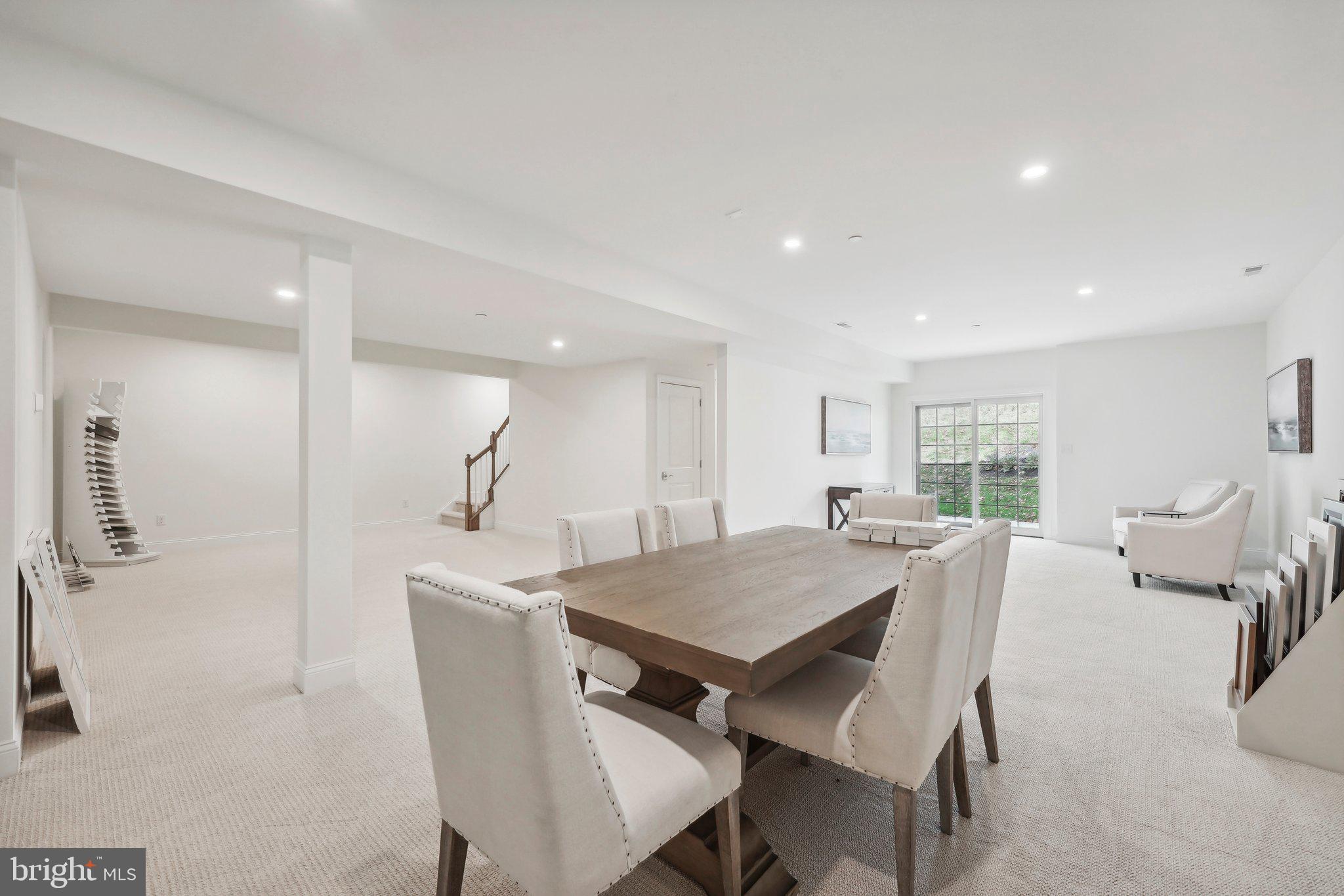 VILLAGE OF FOUR SEASONS - Residential