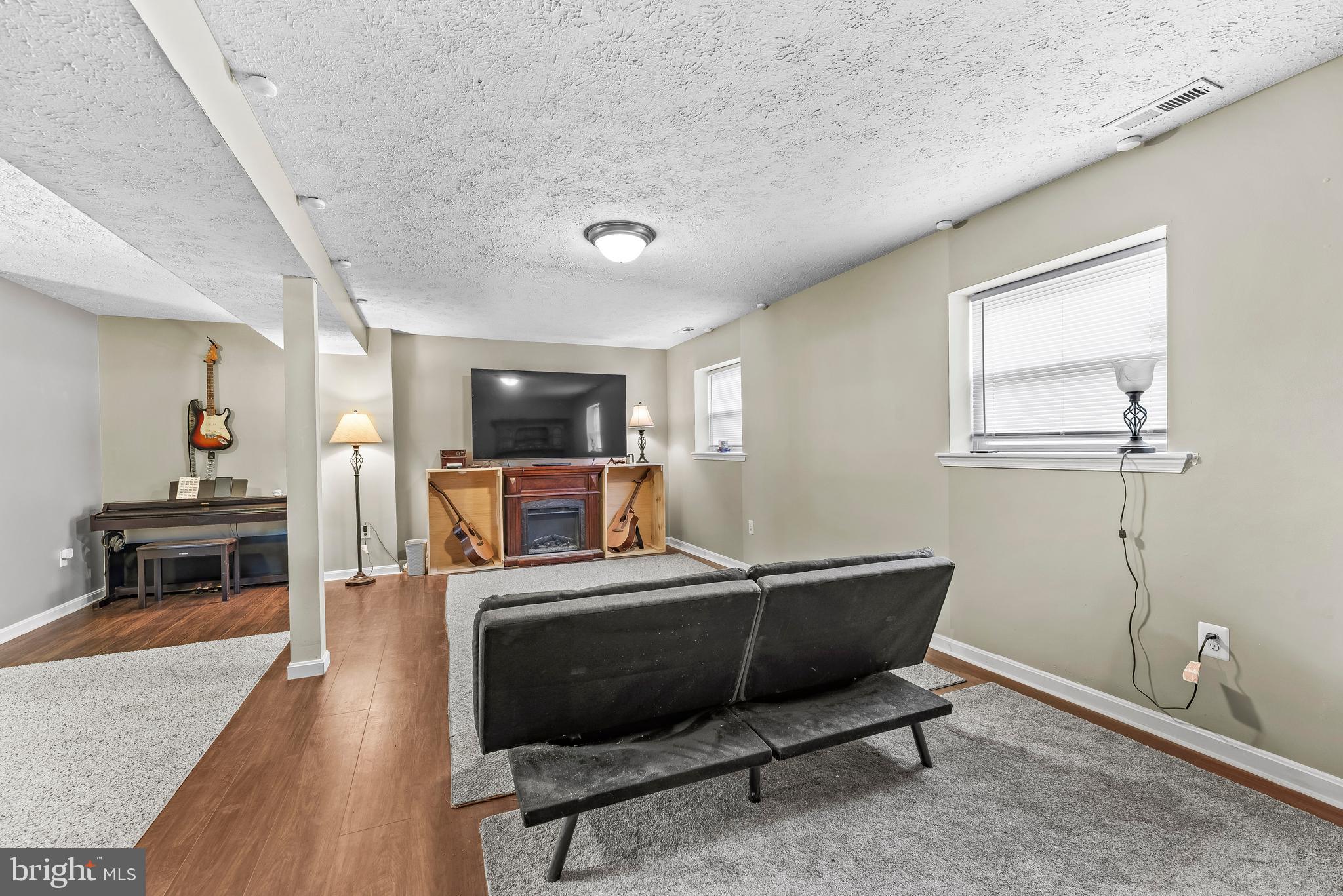 SPRING VALLEY - Residential