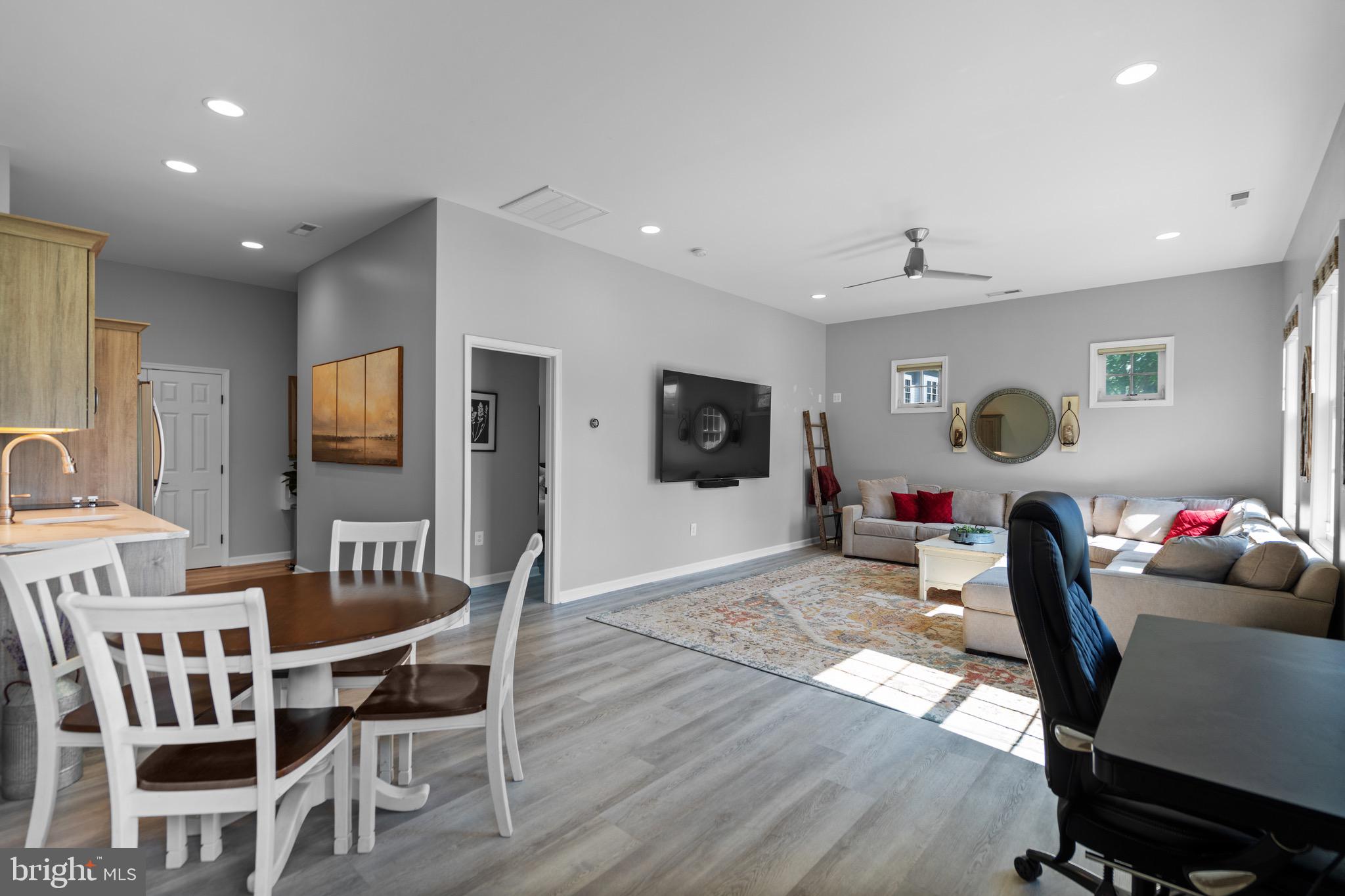 PEACOCK - Residential