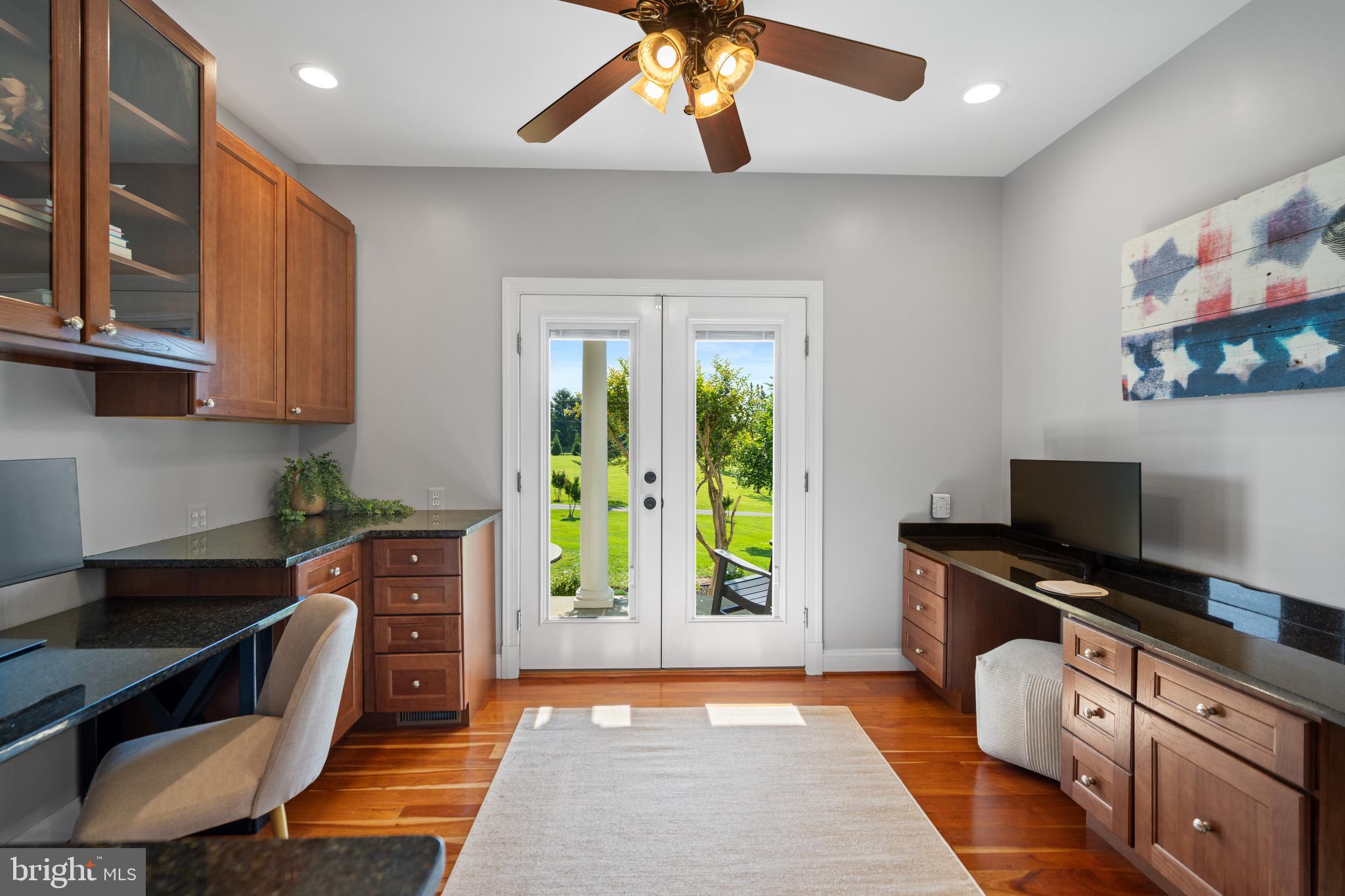 PEACOCK - Residential