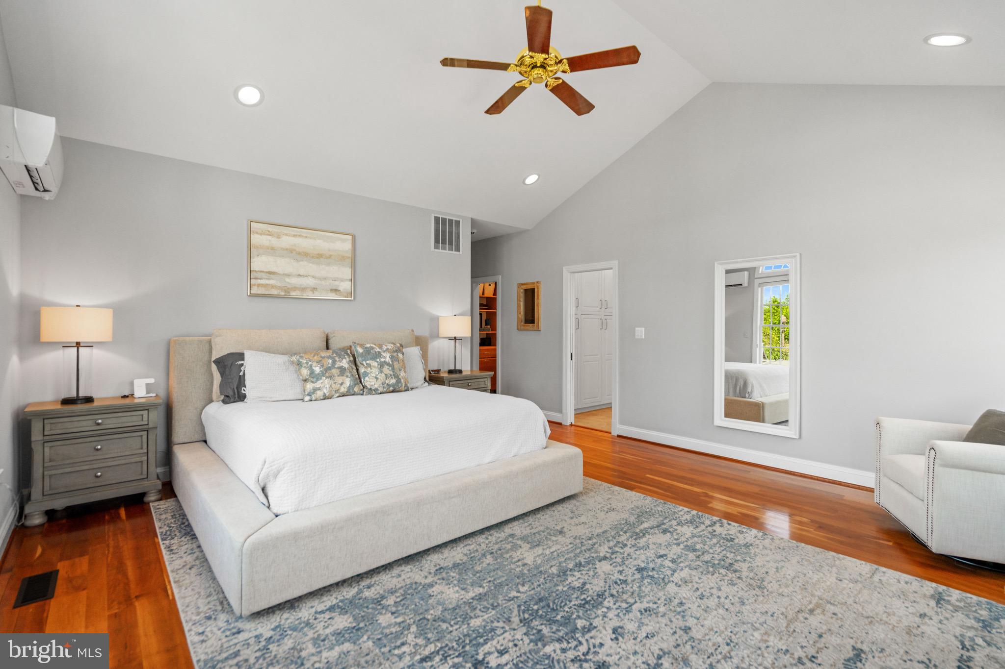 PEACOCK - Residential